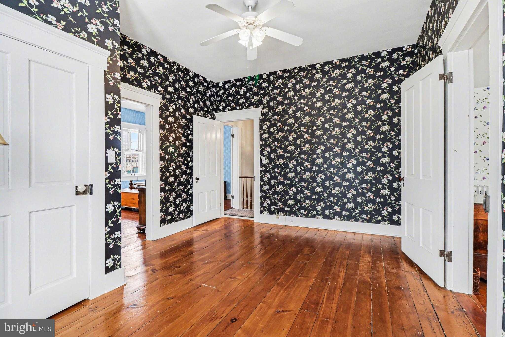 13 W Main St photo 20