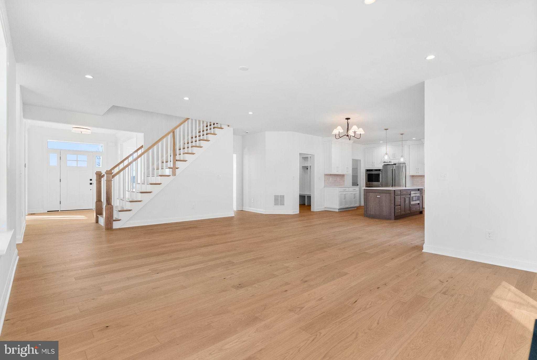 108 Lexington Mnr photo 19