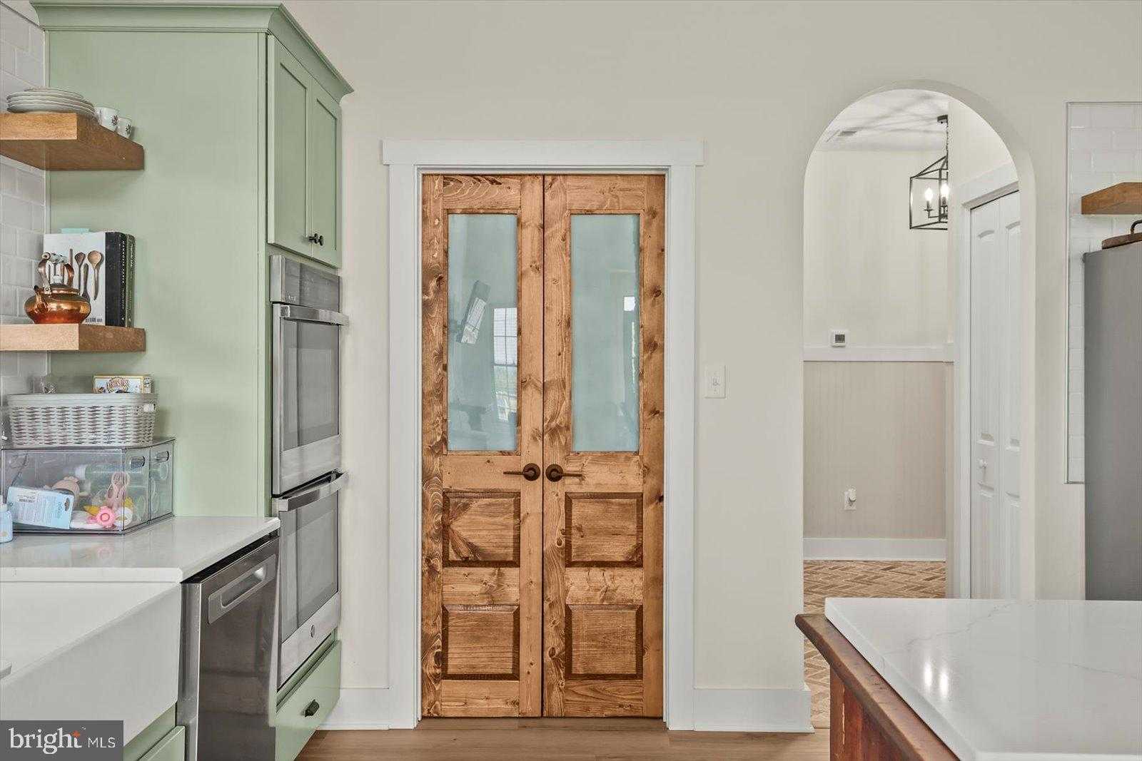 4340 Lee Rd photo 10