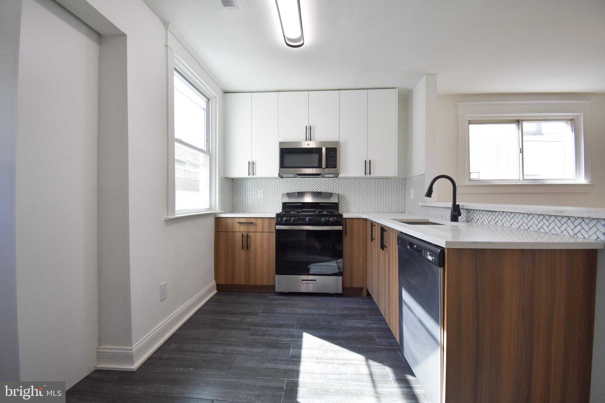 247 Heather Rd photo 13