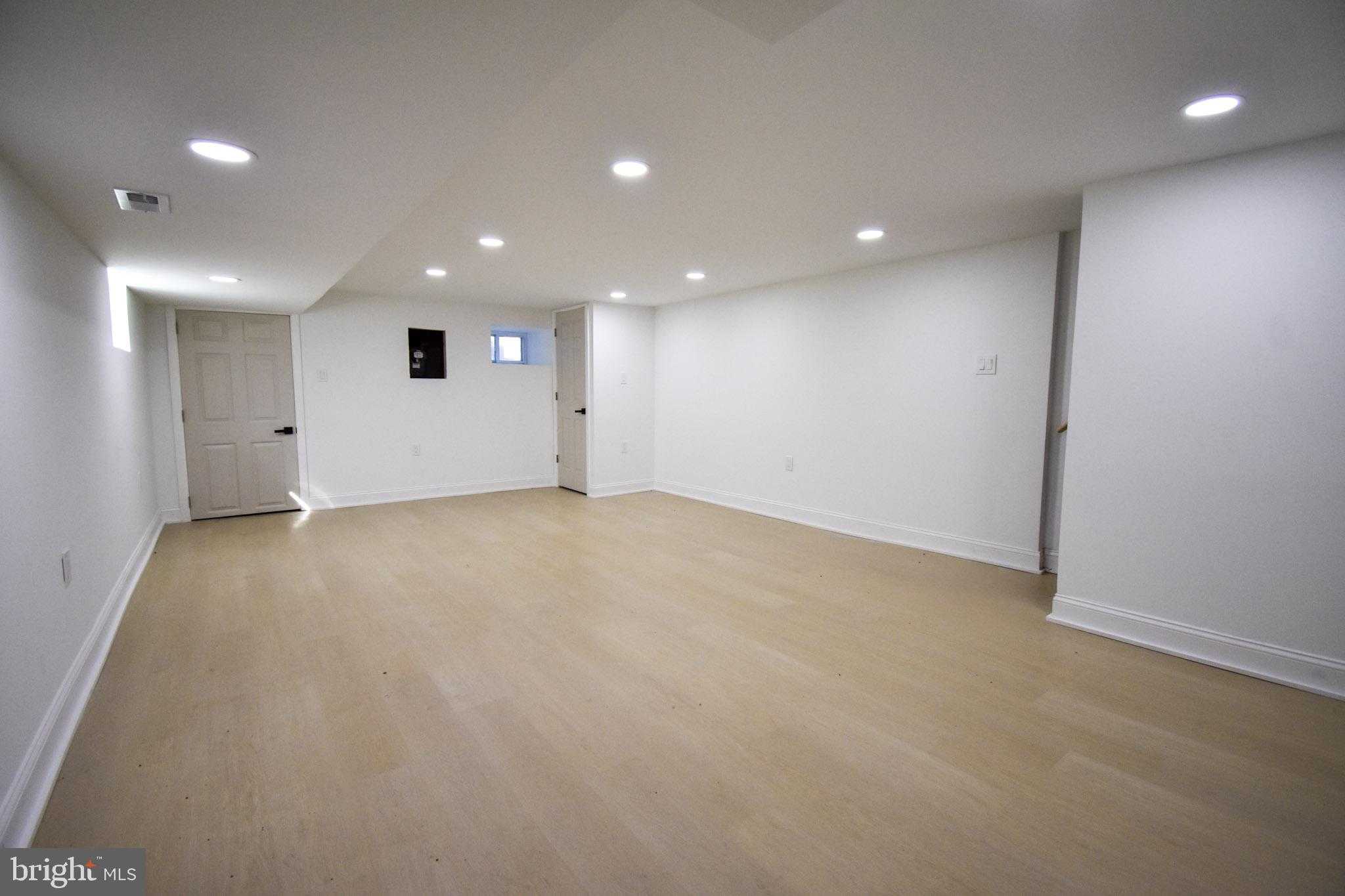 247 Heather Rd photo 22