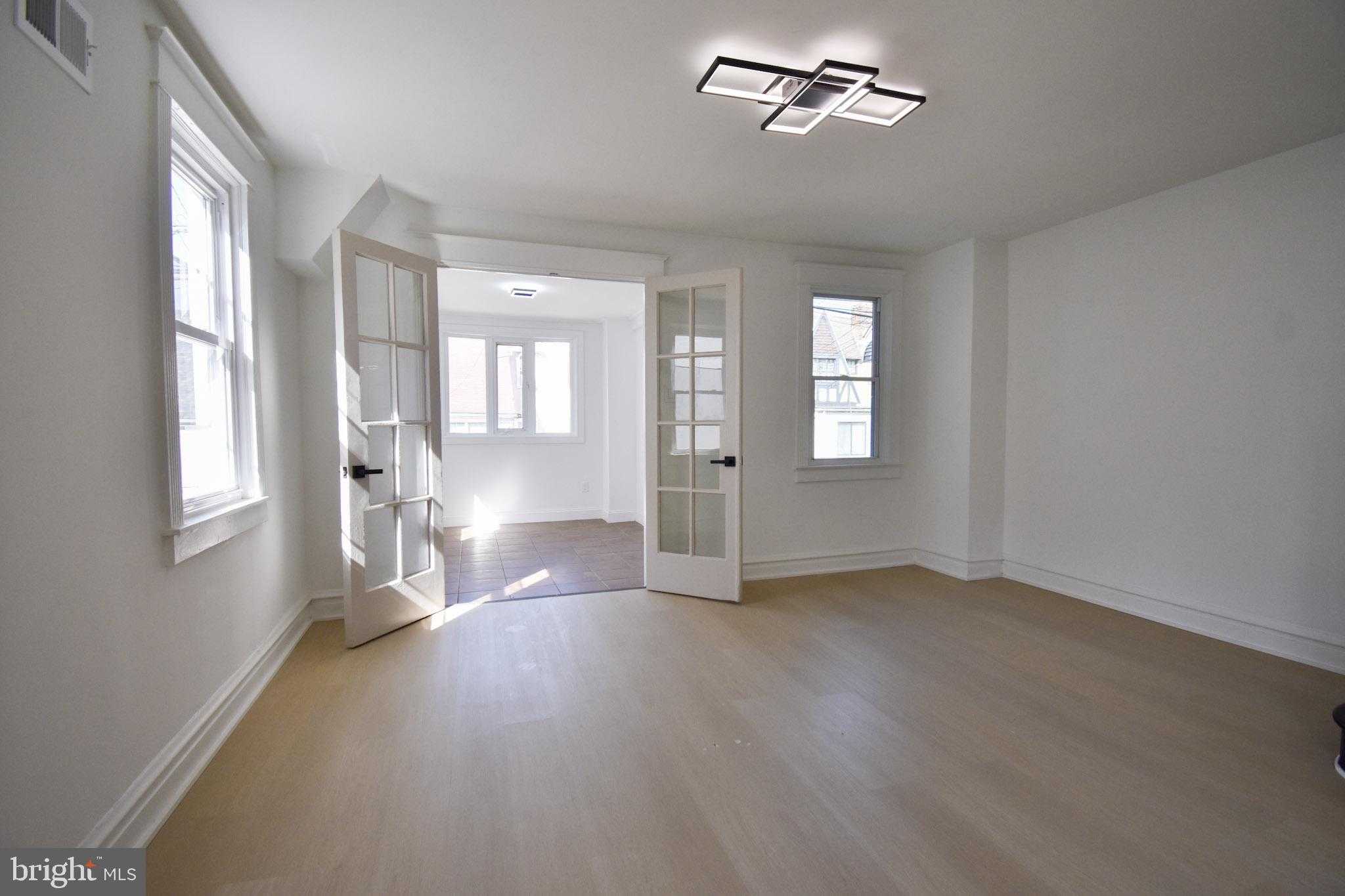 247 Heather Rd photo 9