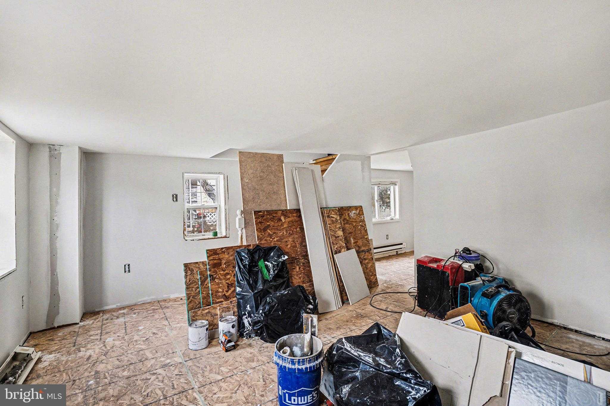 122 N High St photo 8