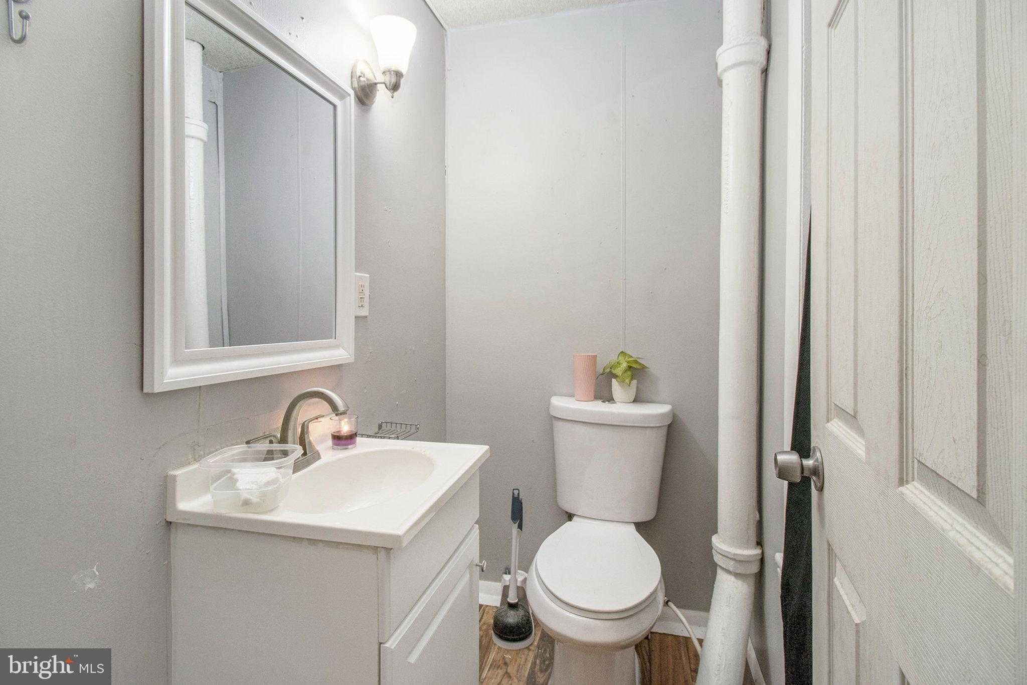 1034 Guilford St photo 12