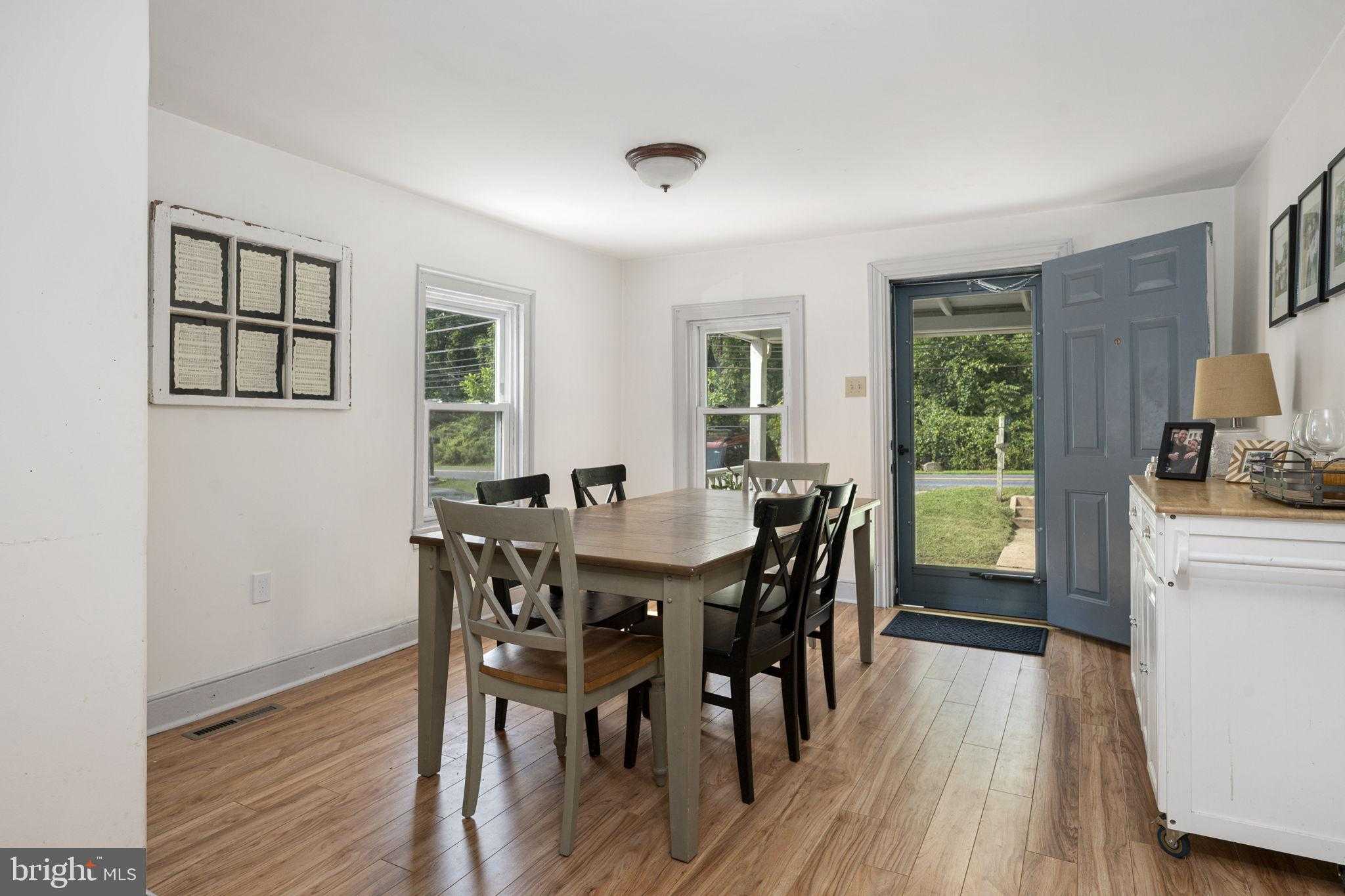 650 Fairview Rd photo 5