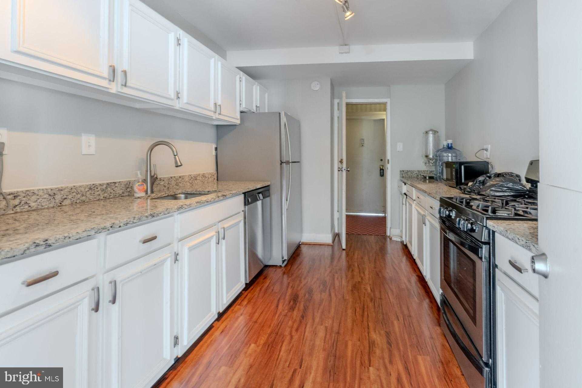 1300 Army Navy Dr Apt 510 photo 44