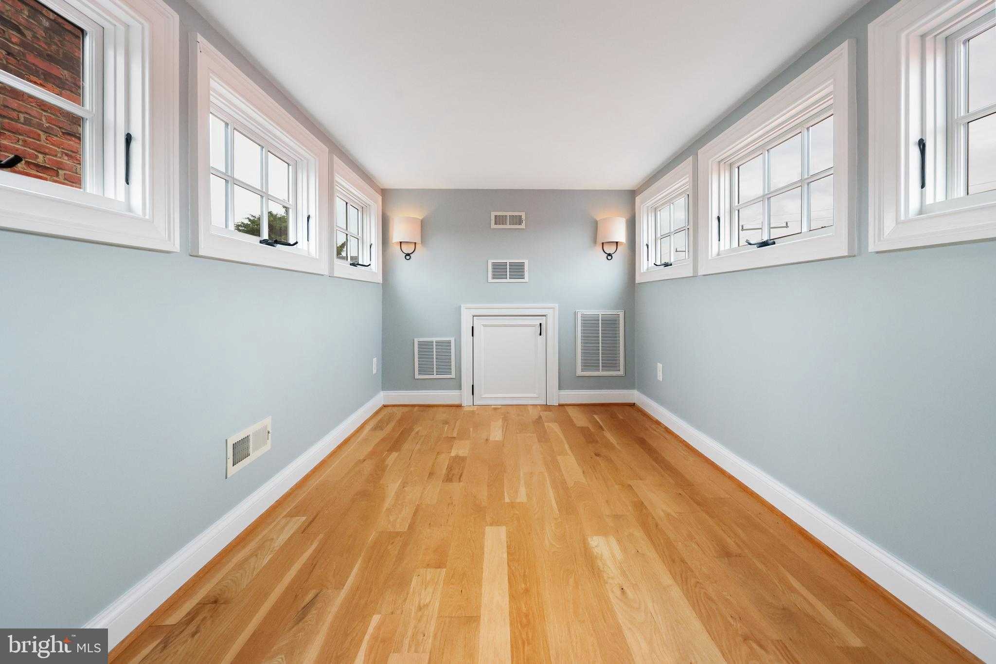 607 S Saint Asaph St photo 27