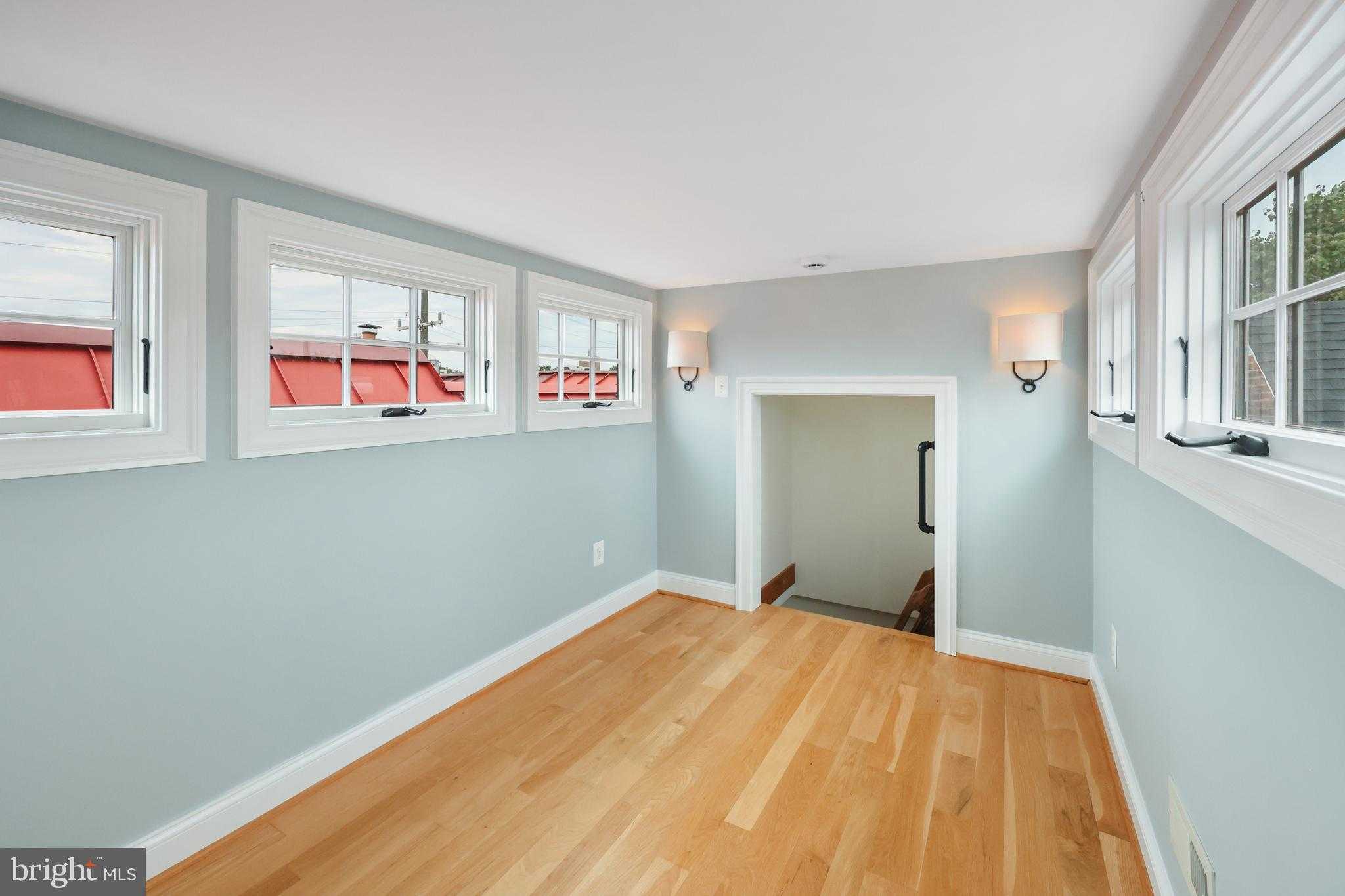 607 S Saint Asaph St photo 28