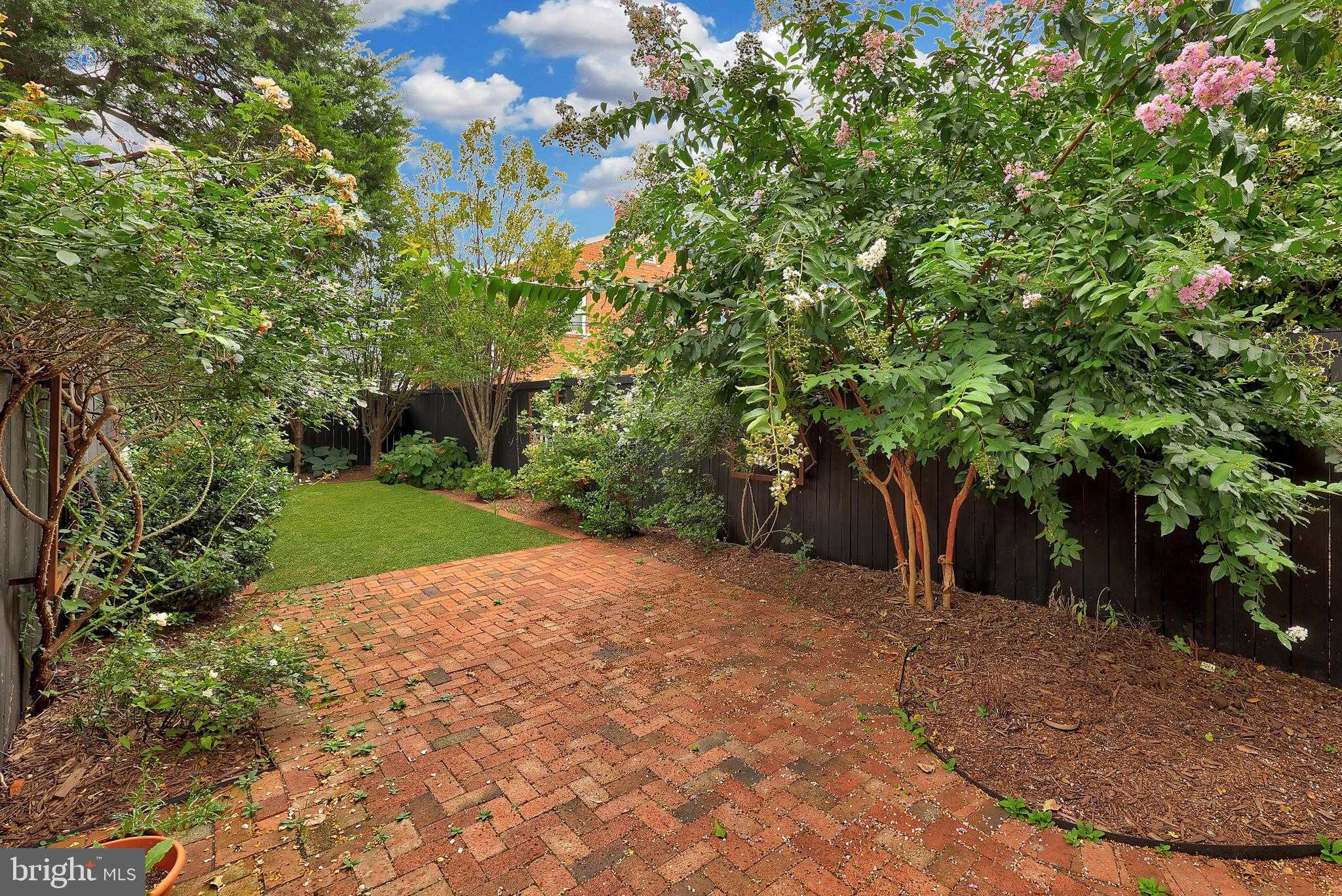 607 S Saint Asaph St photo 38