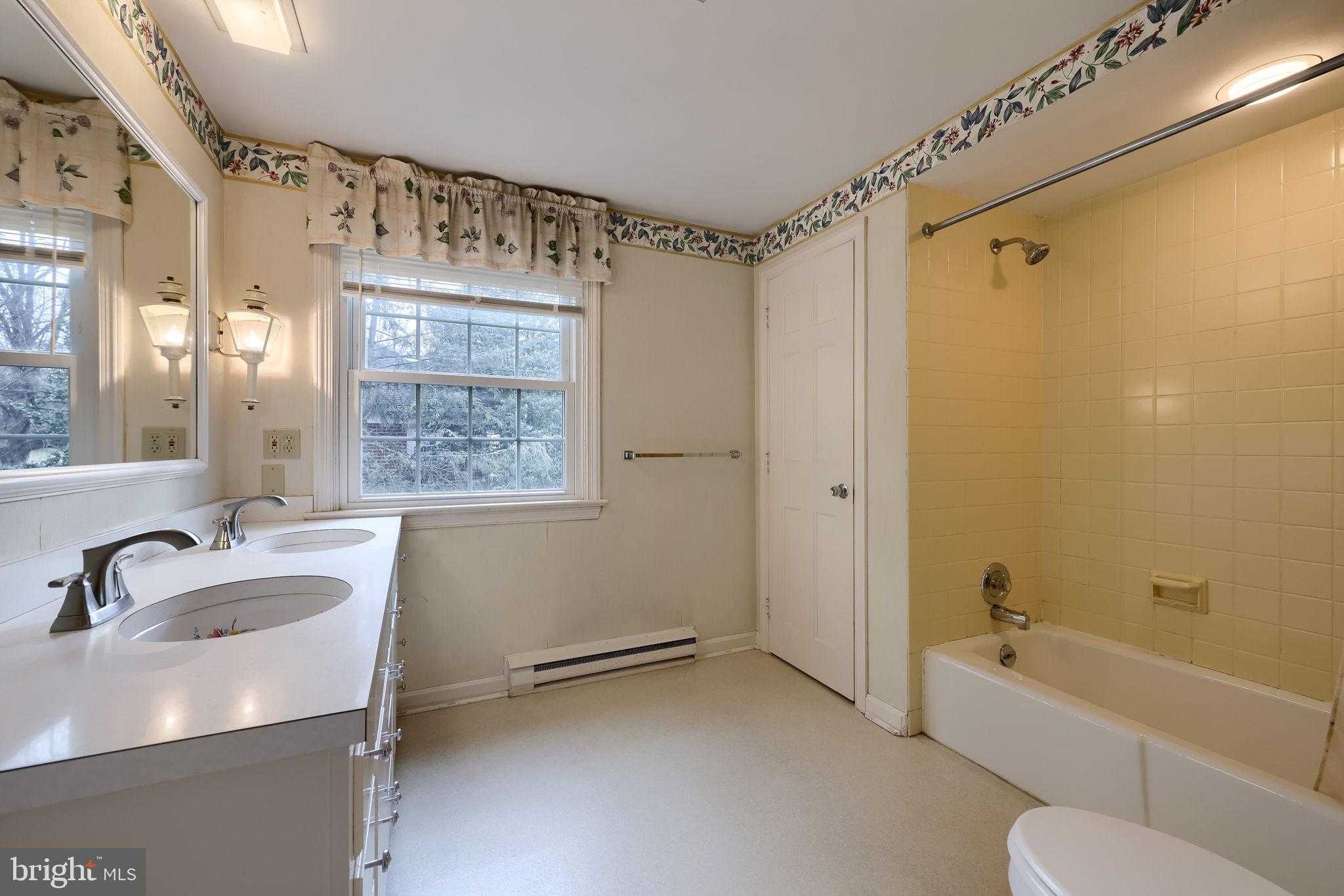 1428 Center Rd photo 39