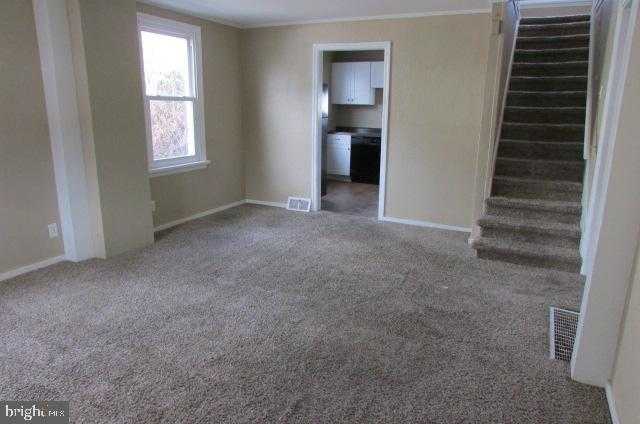 4614 Clarendon St photo 3