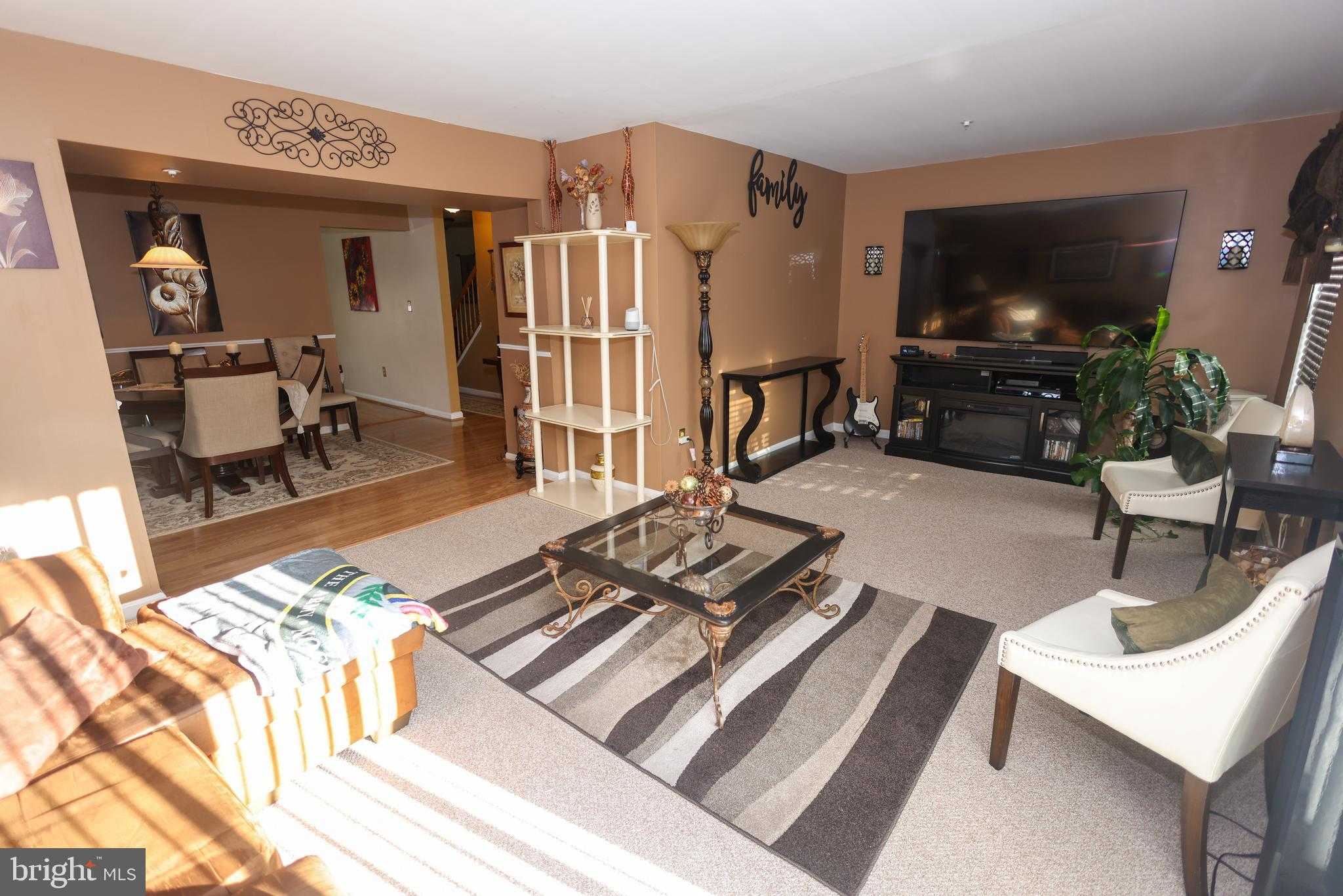 8831 Hardesty Dr photo 11