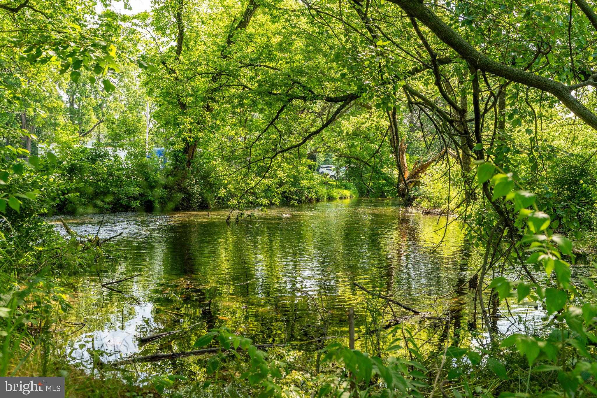 601 E Main St photo 17