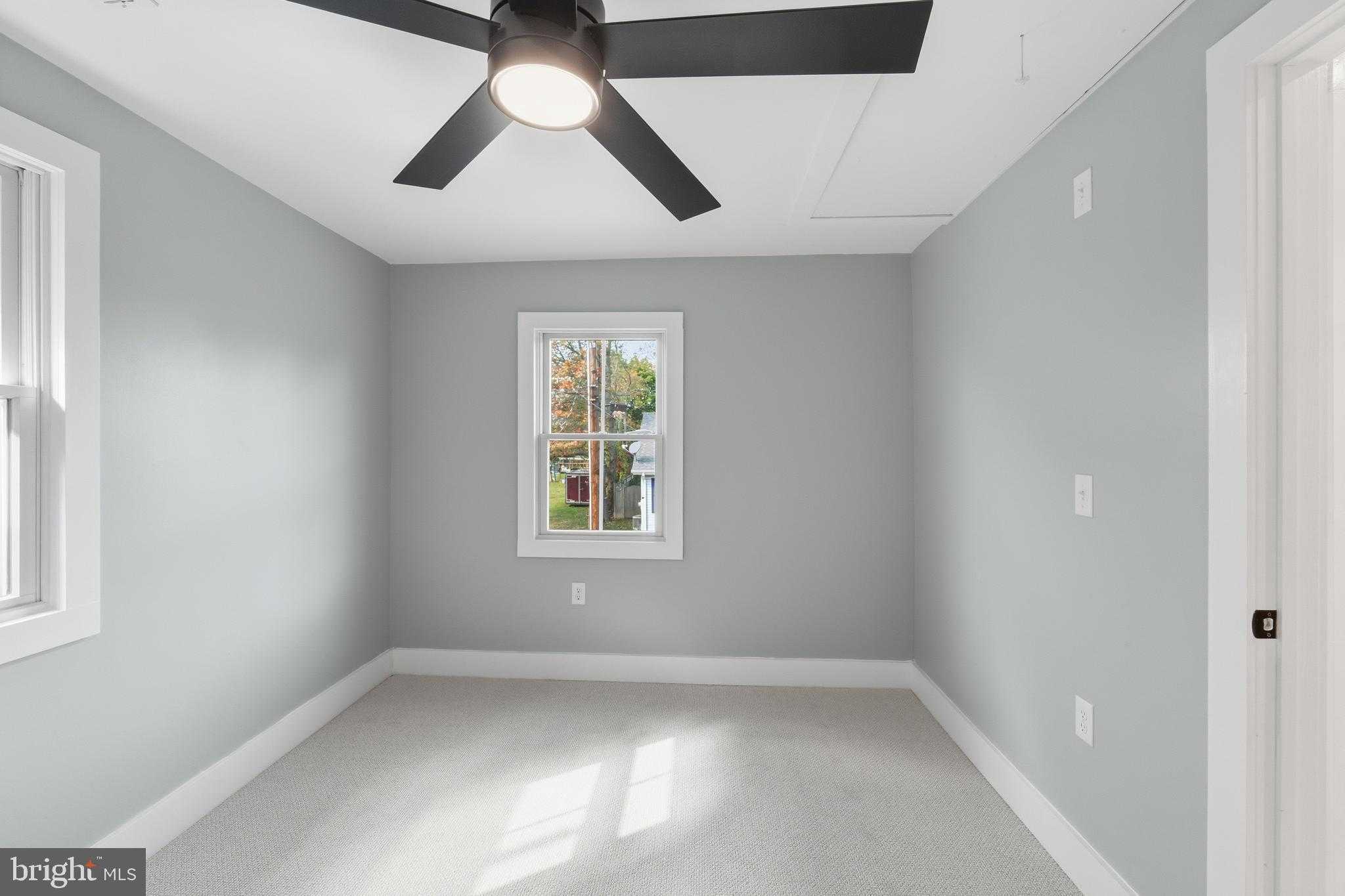 109 S College Ave photo 18