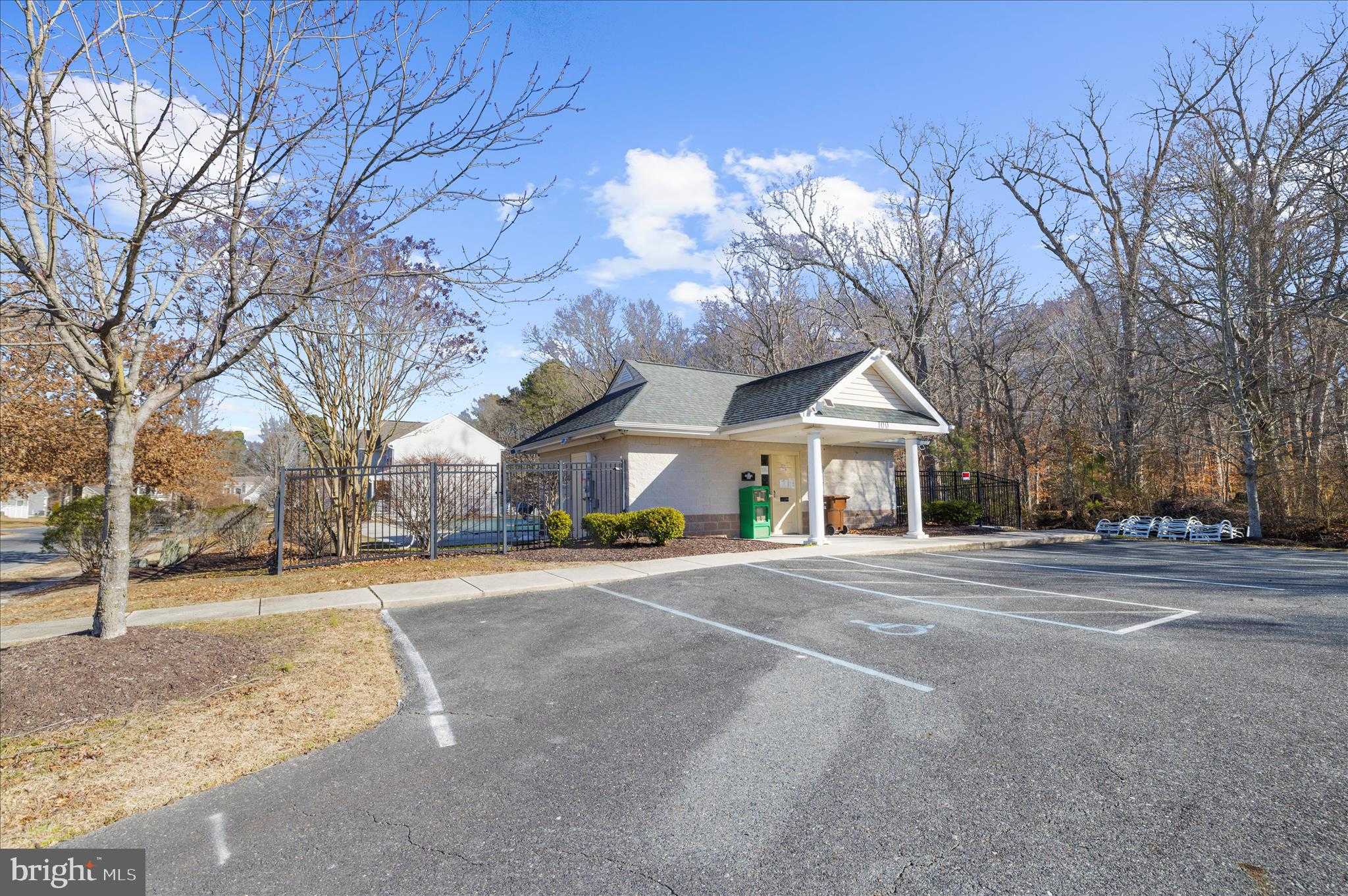 150 Regulator Dr N photo 64