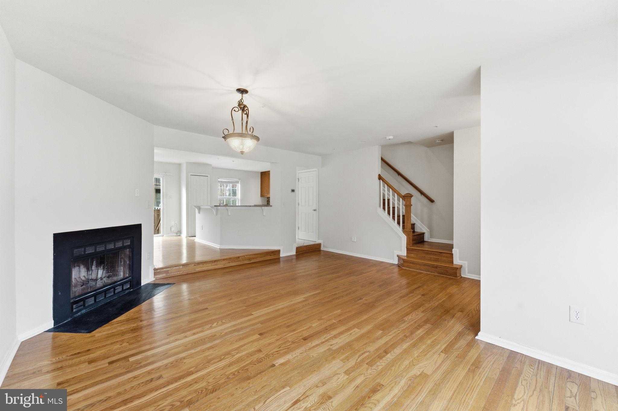 12802 Carousel CT photo 8