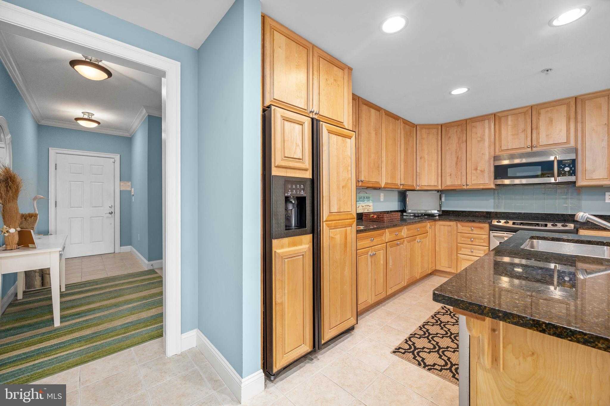 301 14th St Unit 204 photo 43