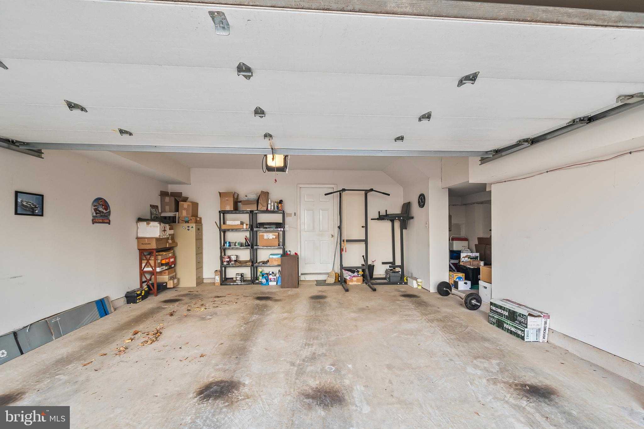 103 Rees Pl photo 40