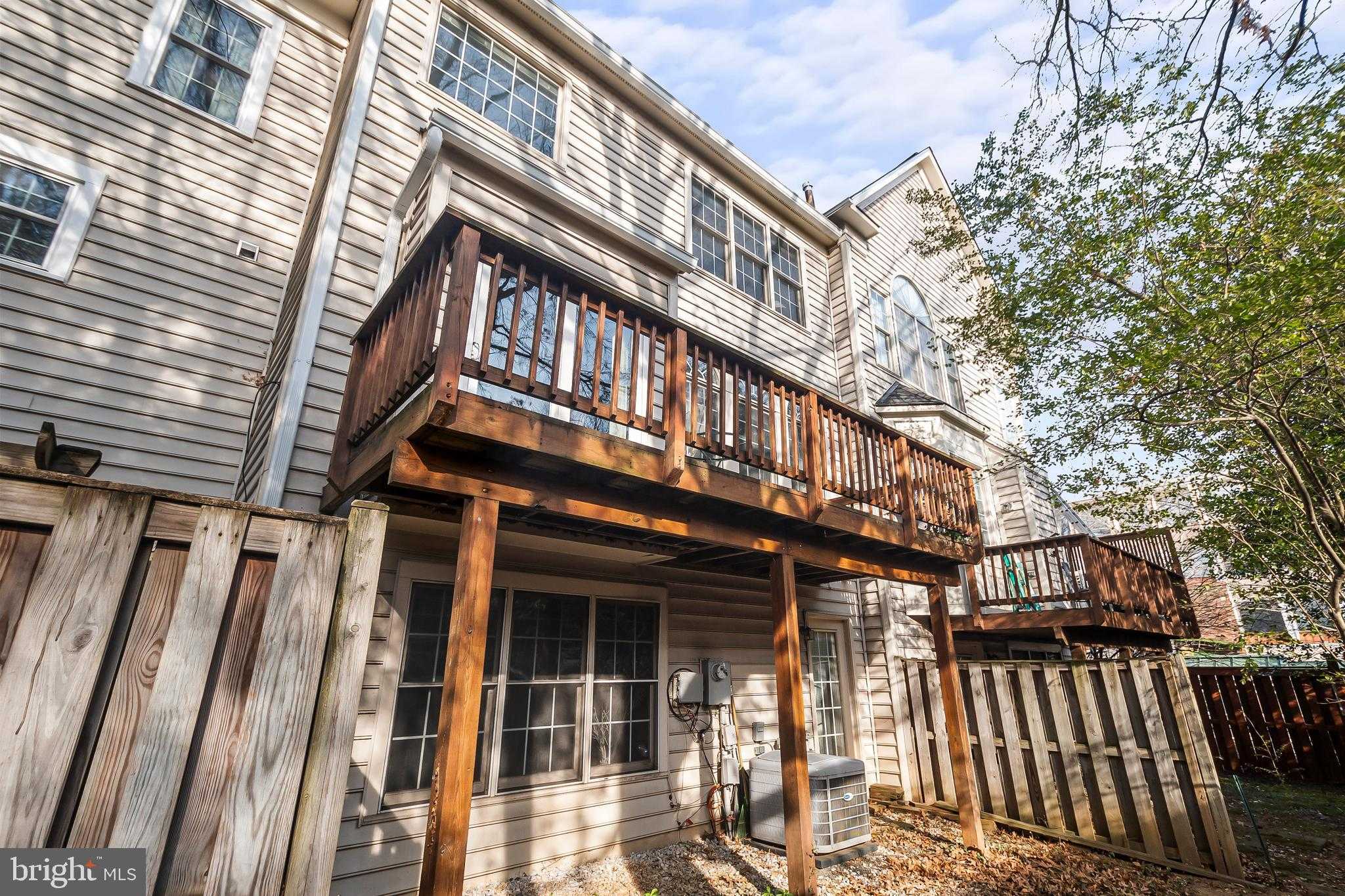 103 Rees Pl photo 43