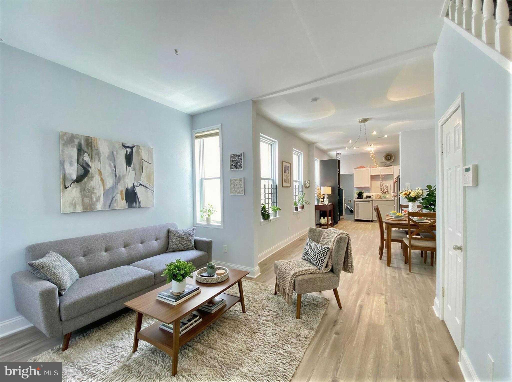 1730 Edgley St photo 2