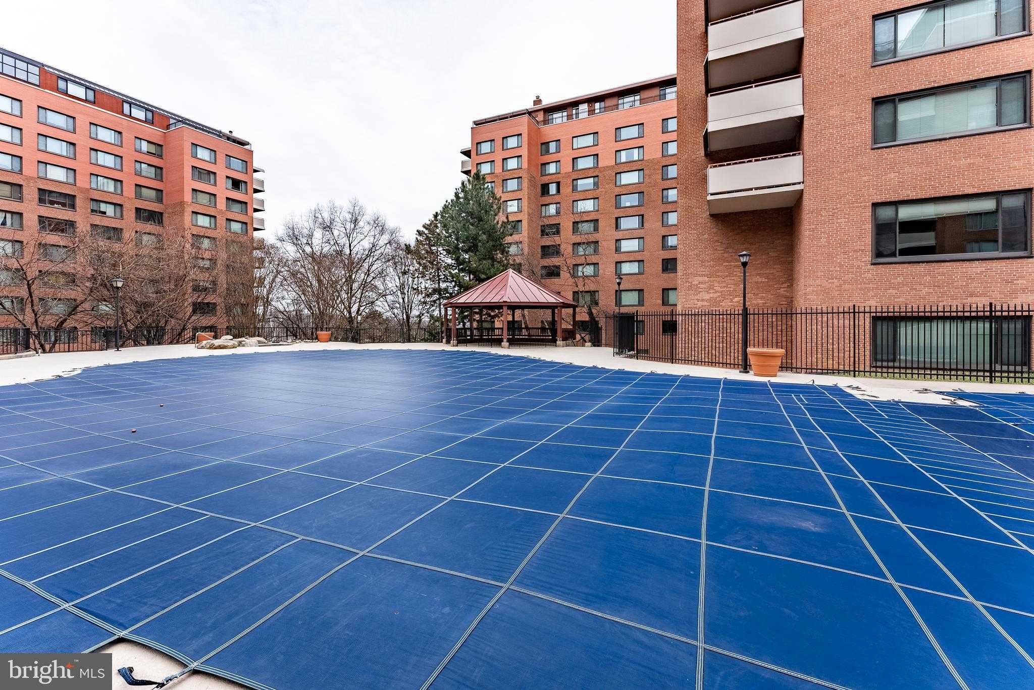 1111 Arlington Blvd Apt 828 photo 8