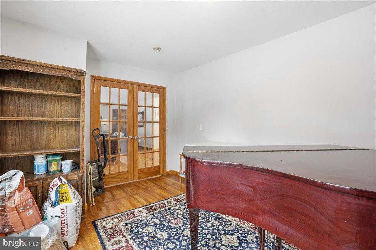 130 Brittany Dr photo 26