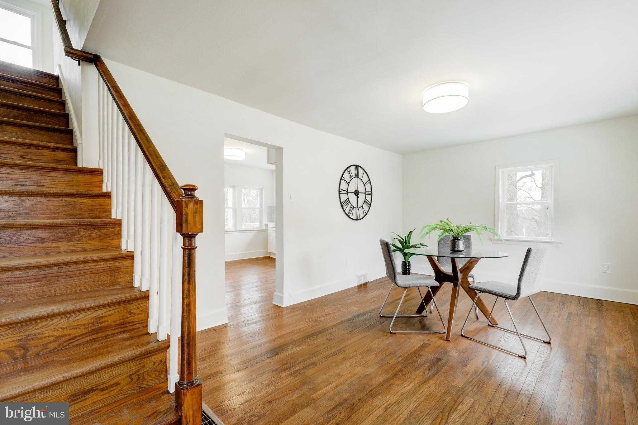 125 Irish Ln photo 2