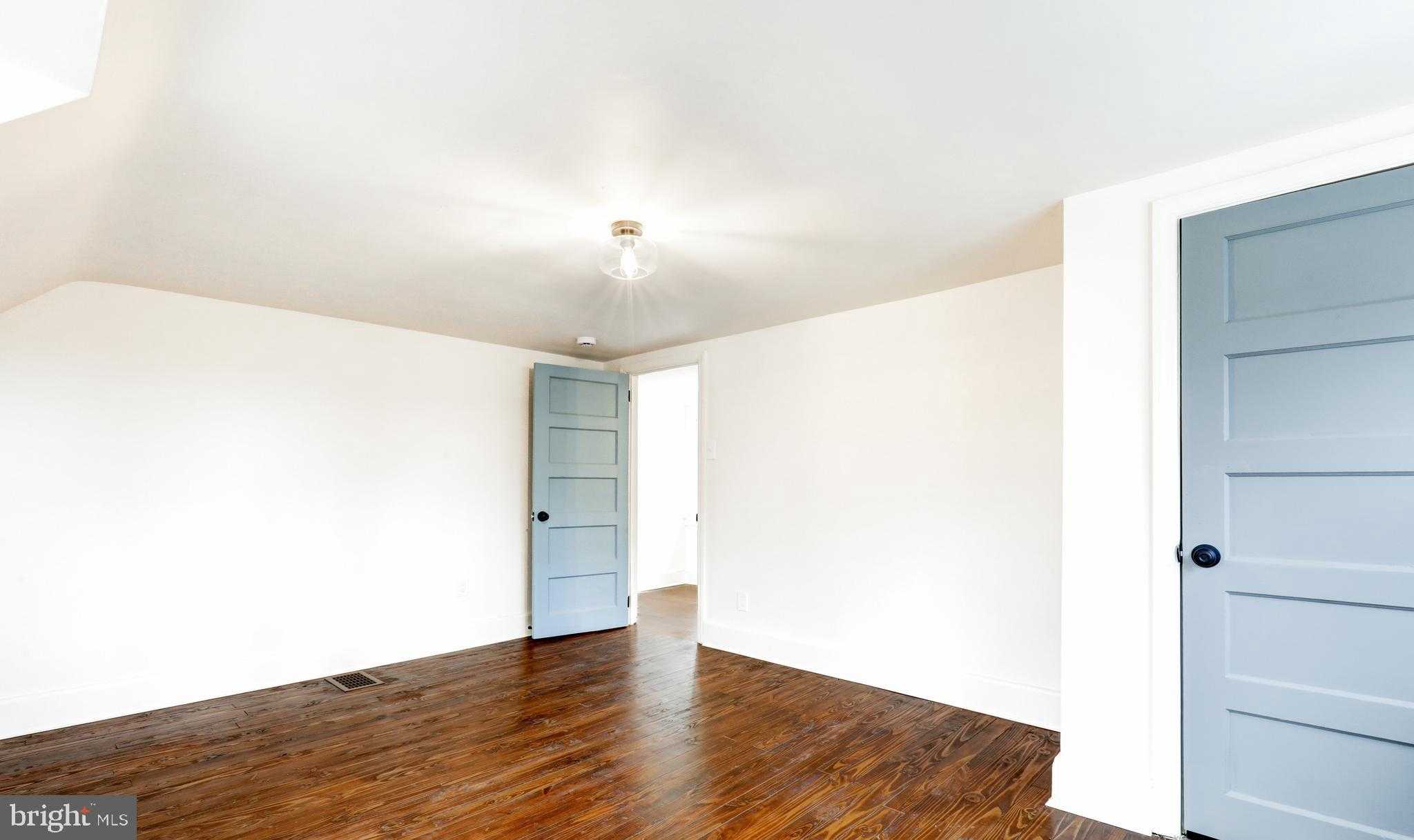 125 Irish Ln photo 25