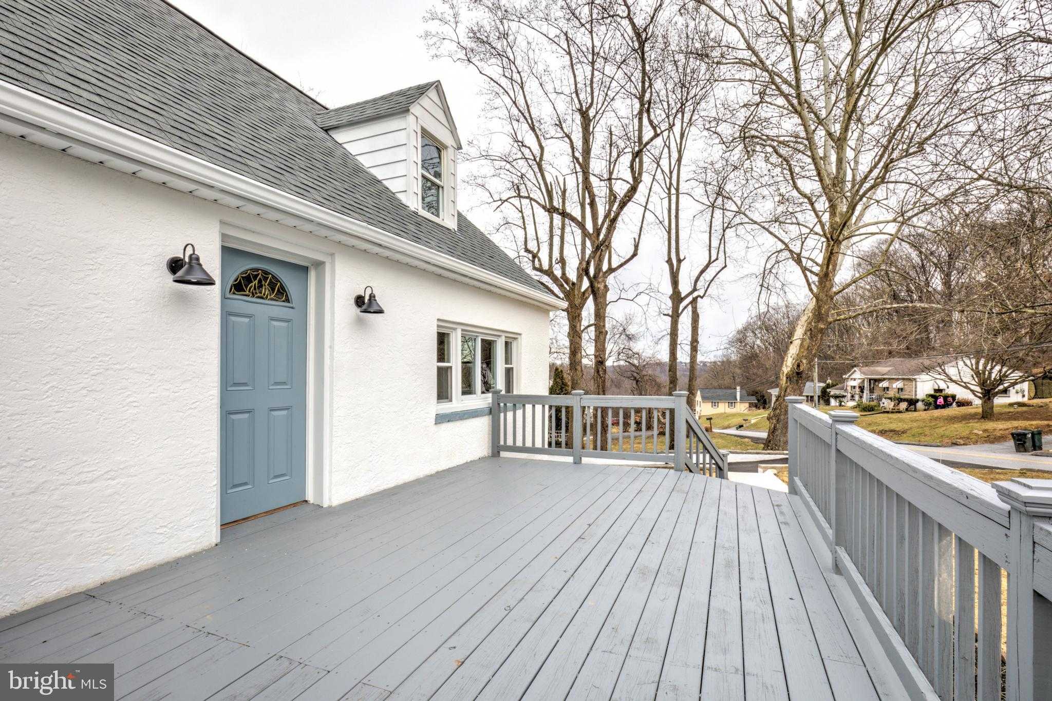 125 Irish Ln photo 32