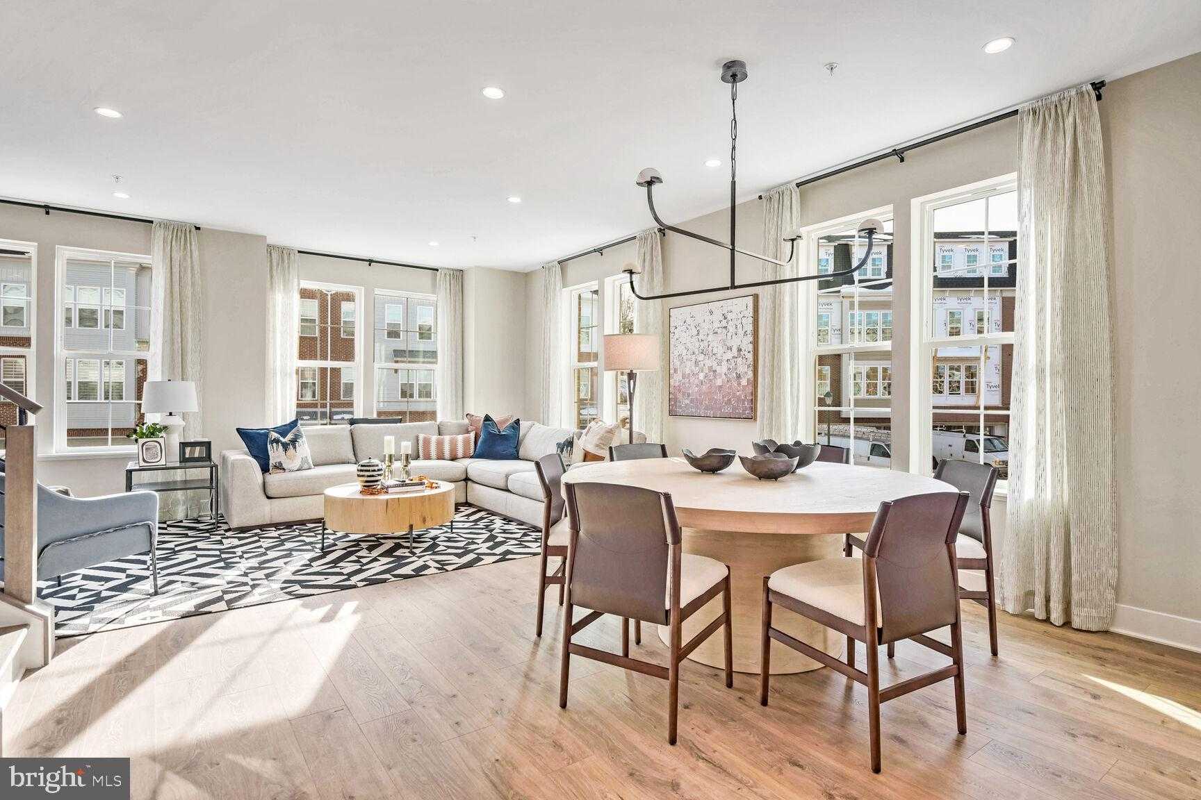 2521 Farmstead Dr photo 12