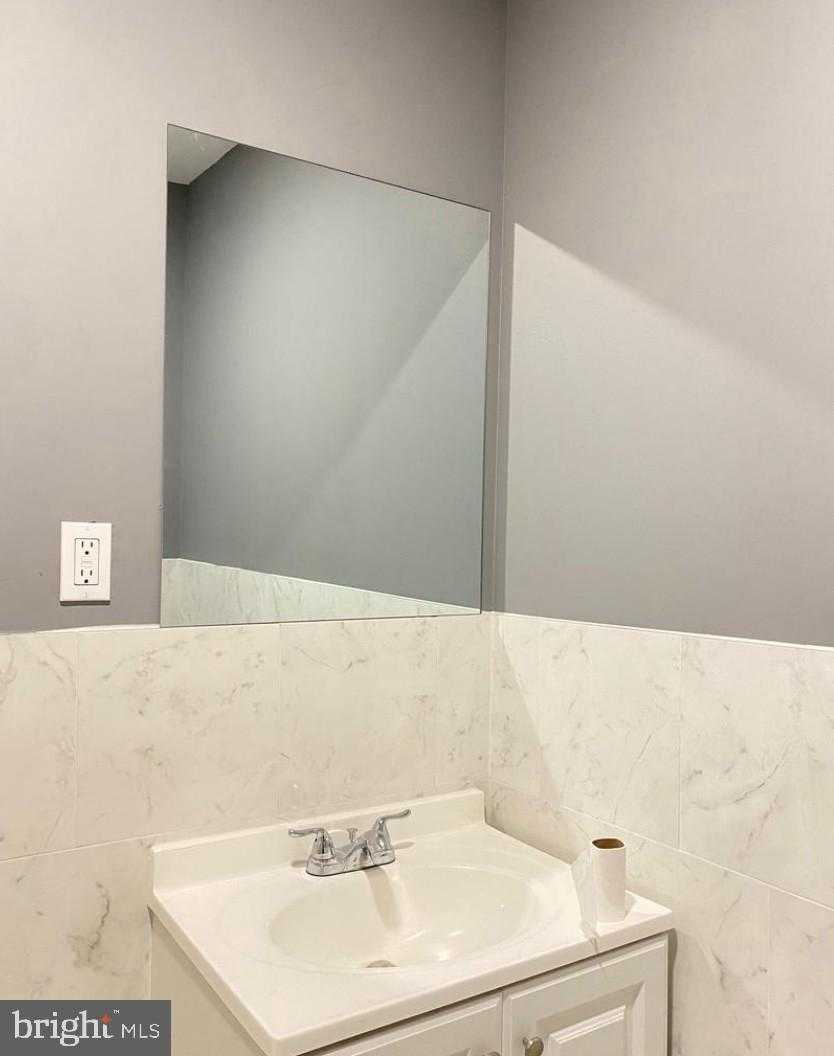 1230 N 15th St photo 27