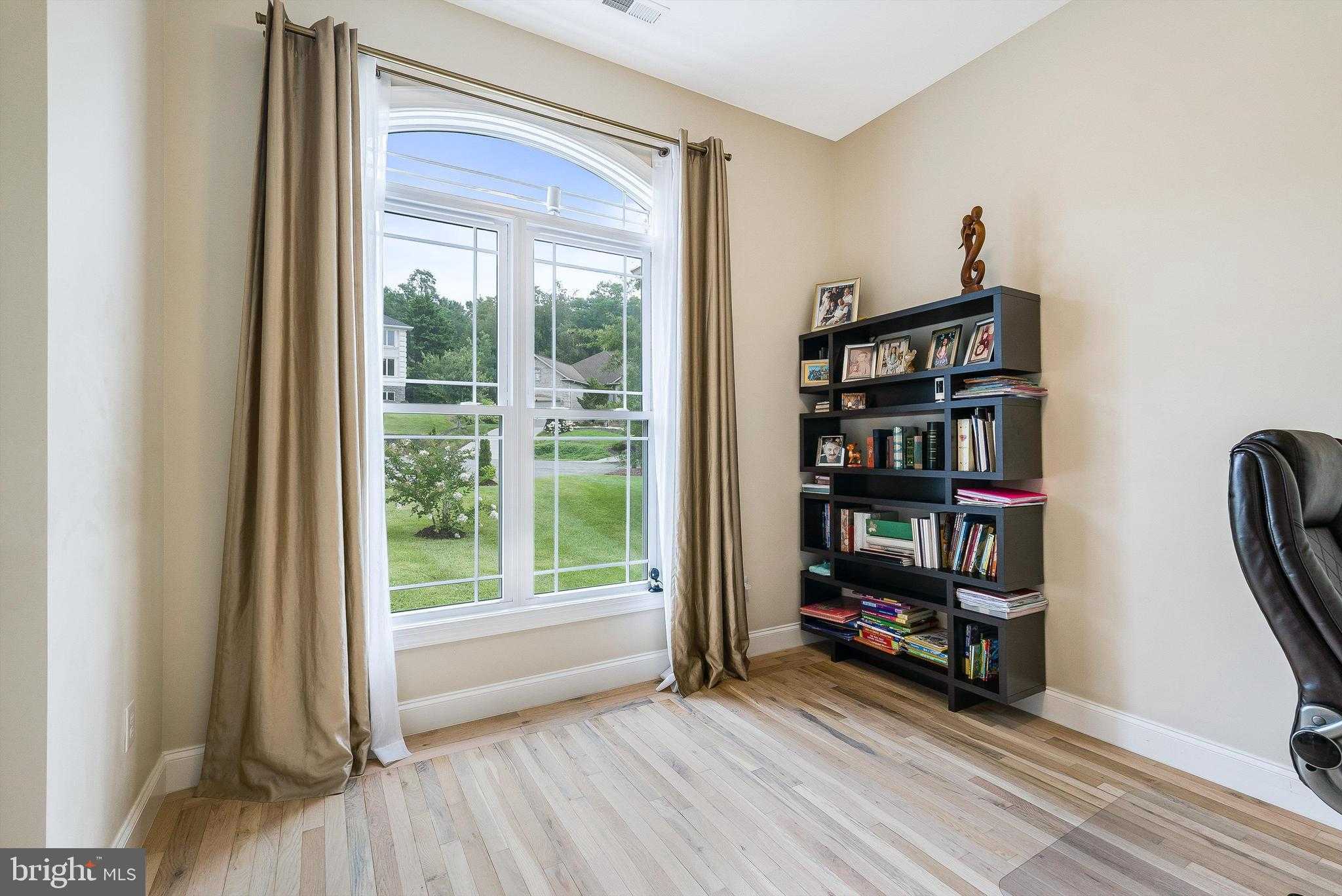 4261 Ajax CT photo 24