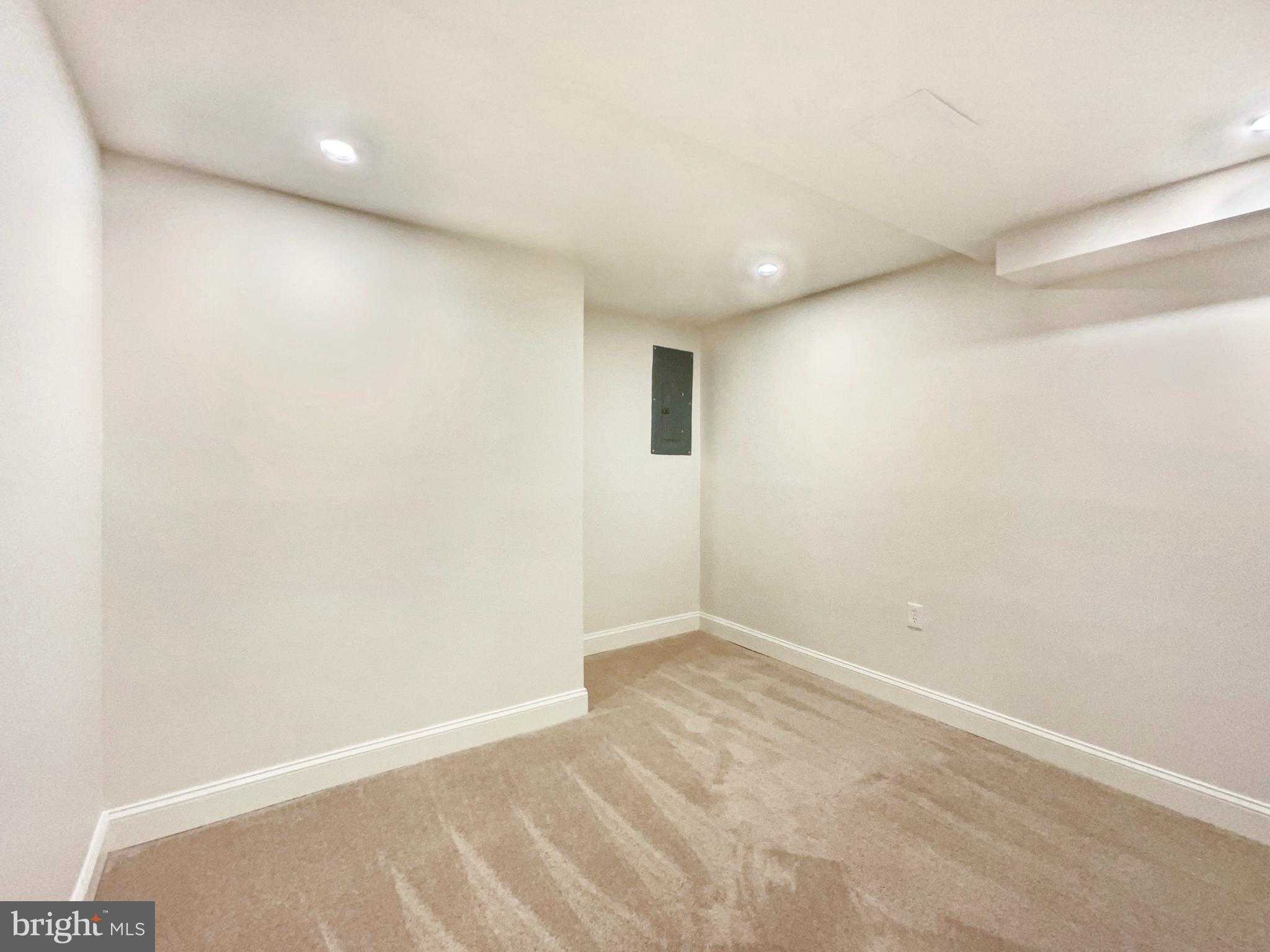 10103 Meredith Ave photo 16