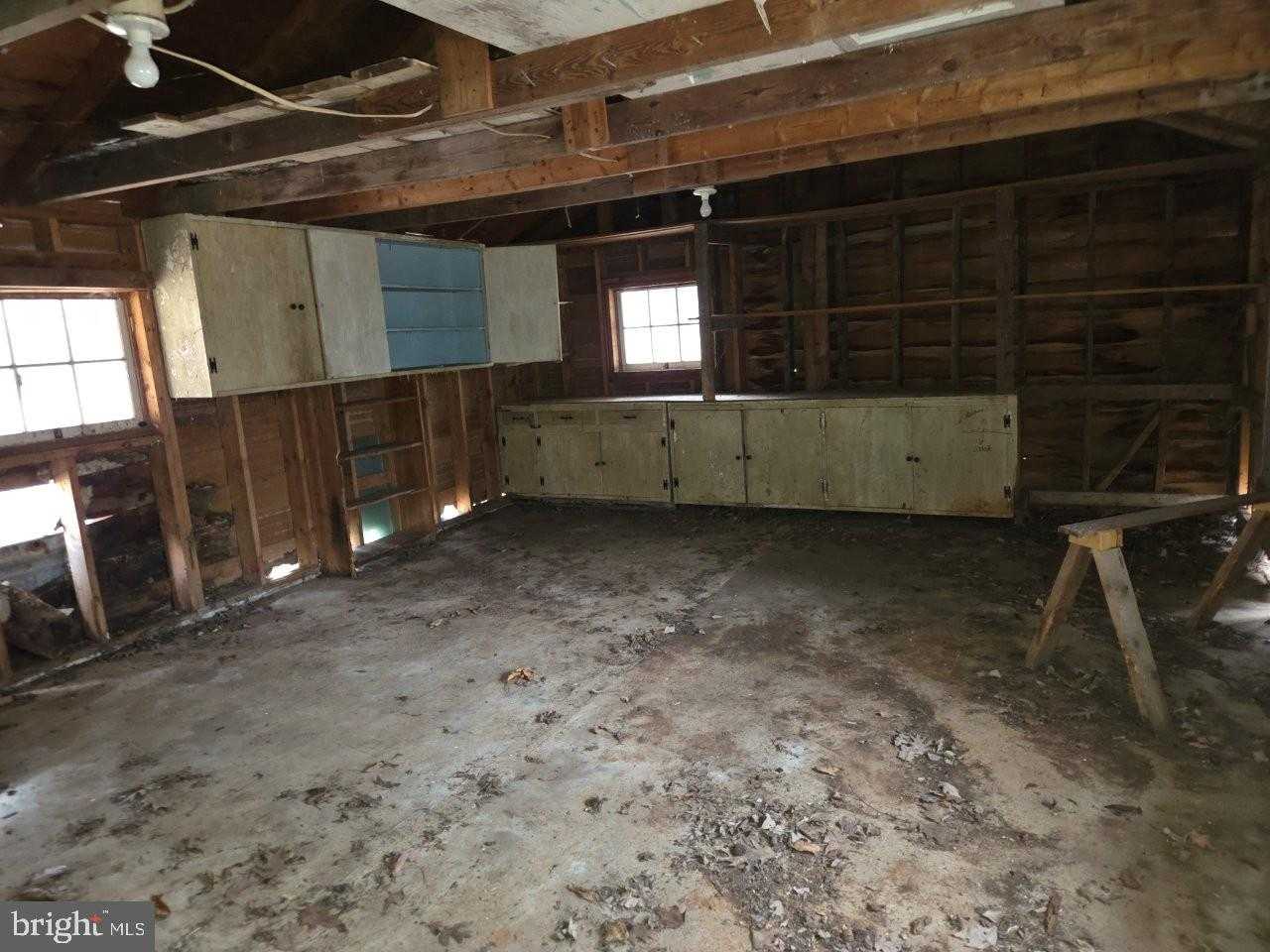 934 Commander Dr photo 109