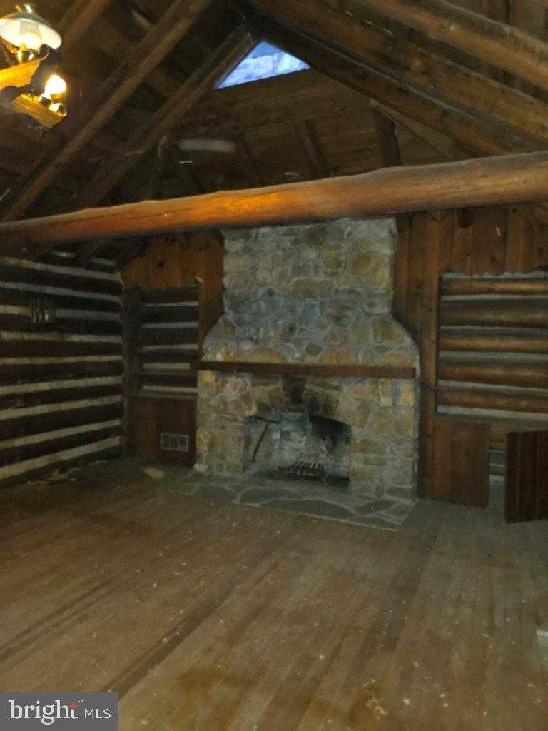 934 Commander Dr photo 110