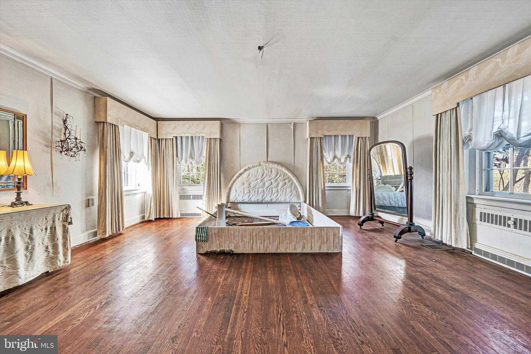 934 Commander Dr photo 23