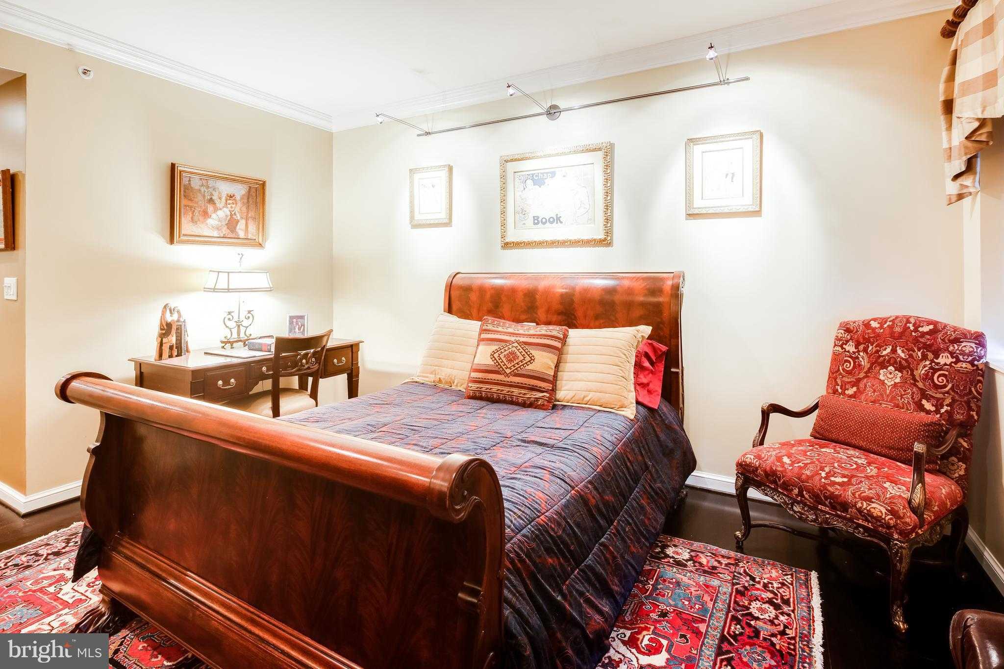 10 E Lee St Apt 1802 photo 14