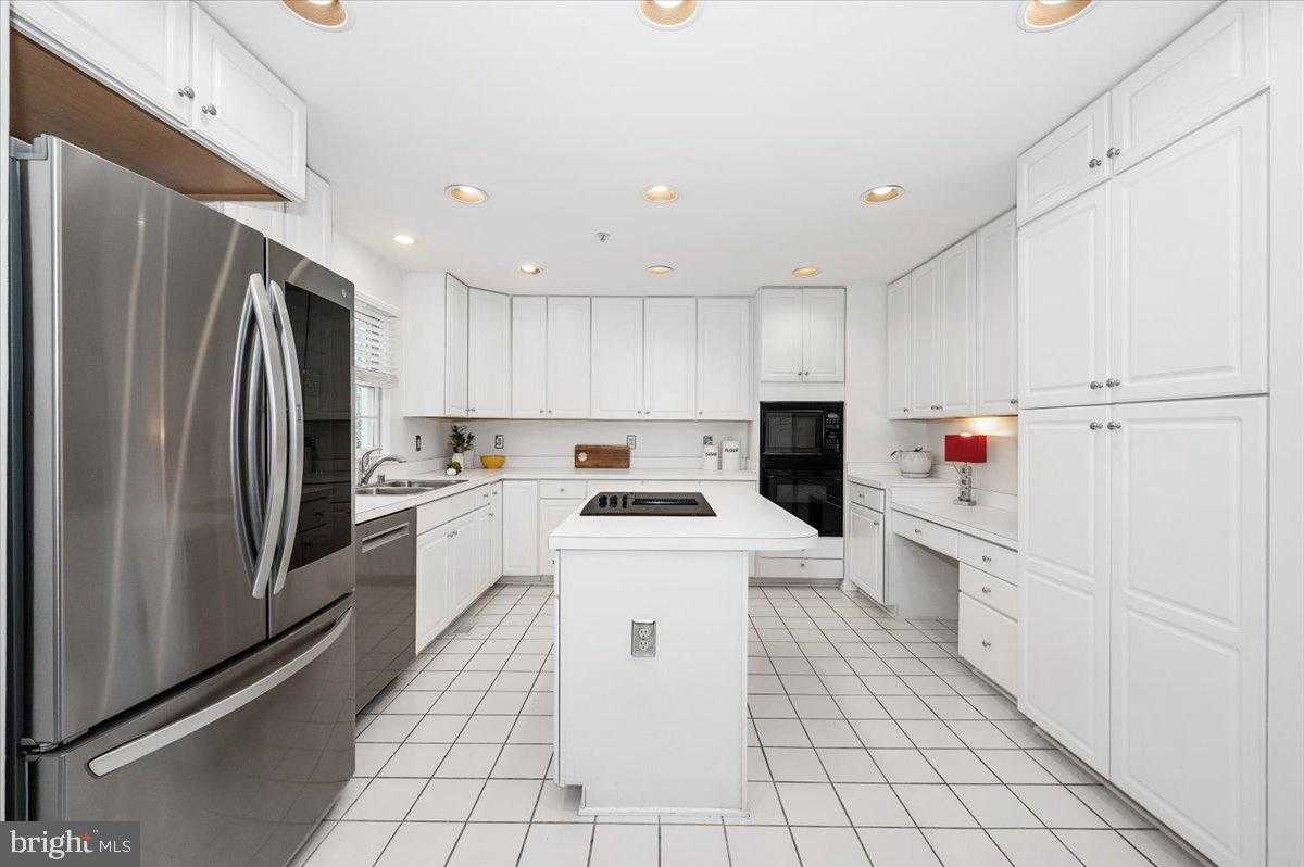 15825 Glacier CT photo 15