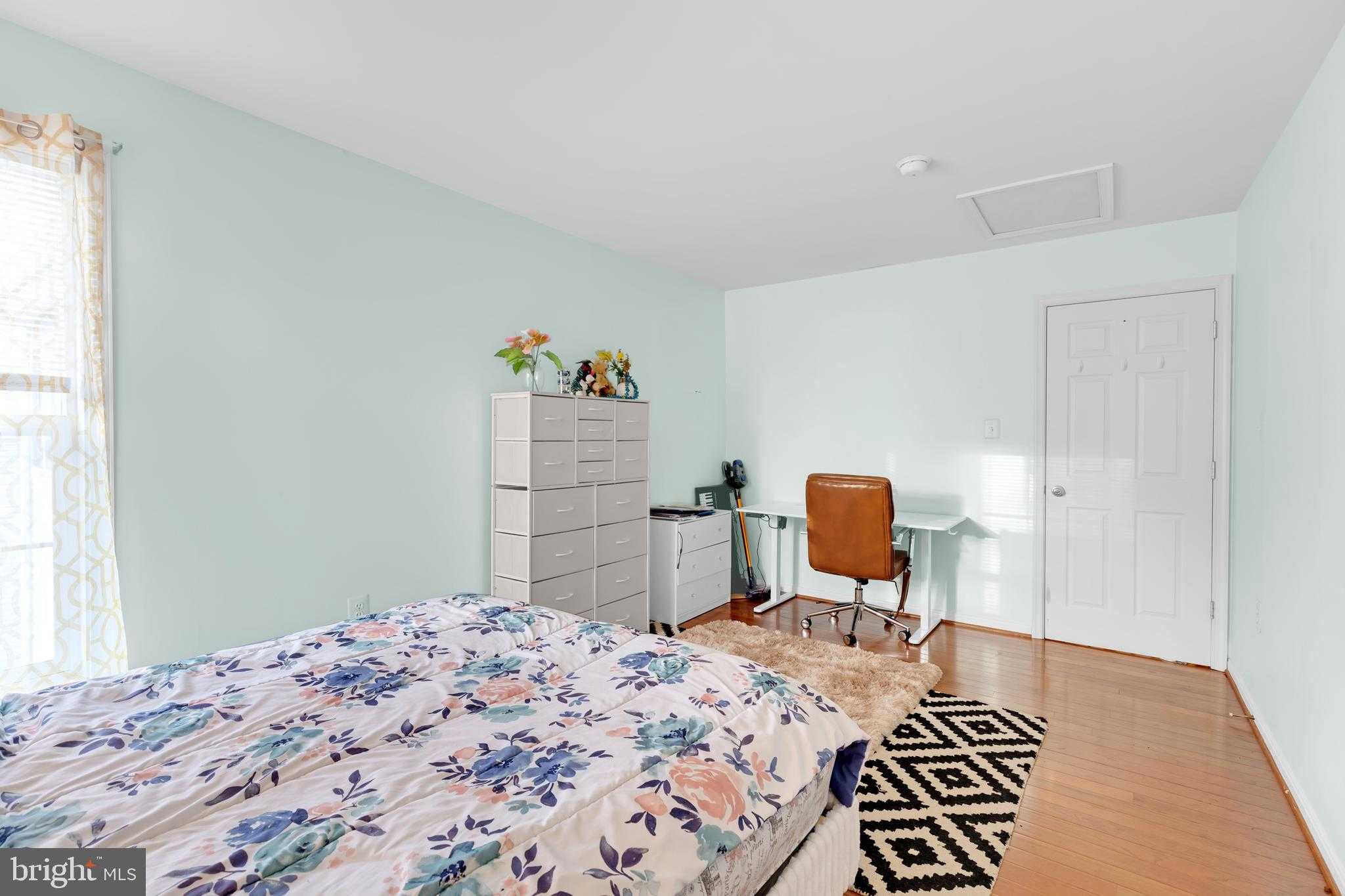 320 Morlyn Dr photo 32