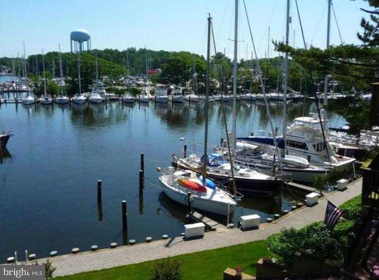 790 Fairview Ave photo 5