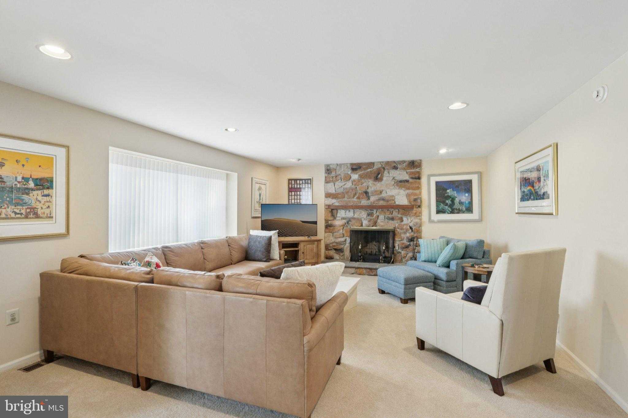 1383 Dawn Dr photo 9