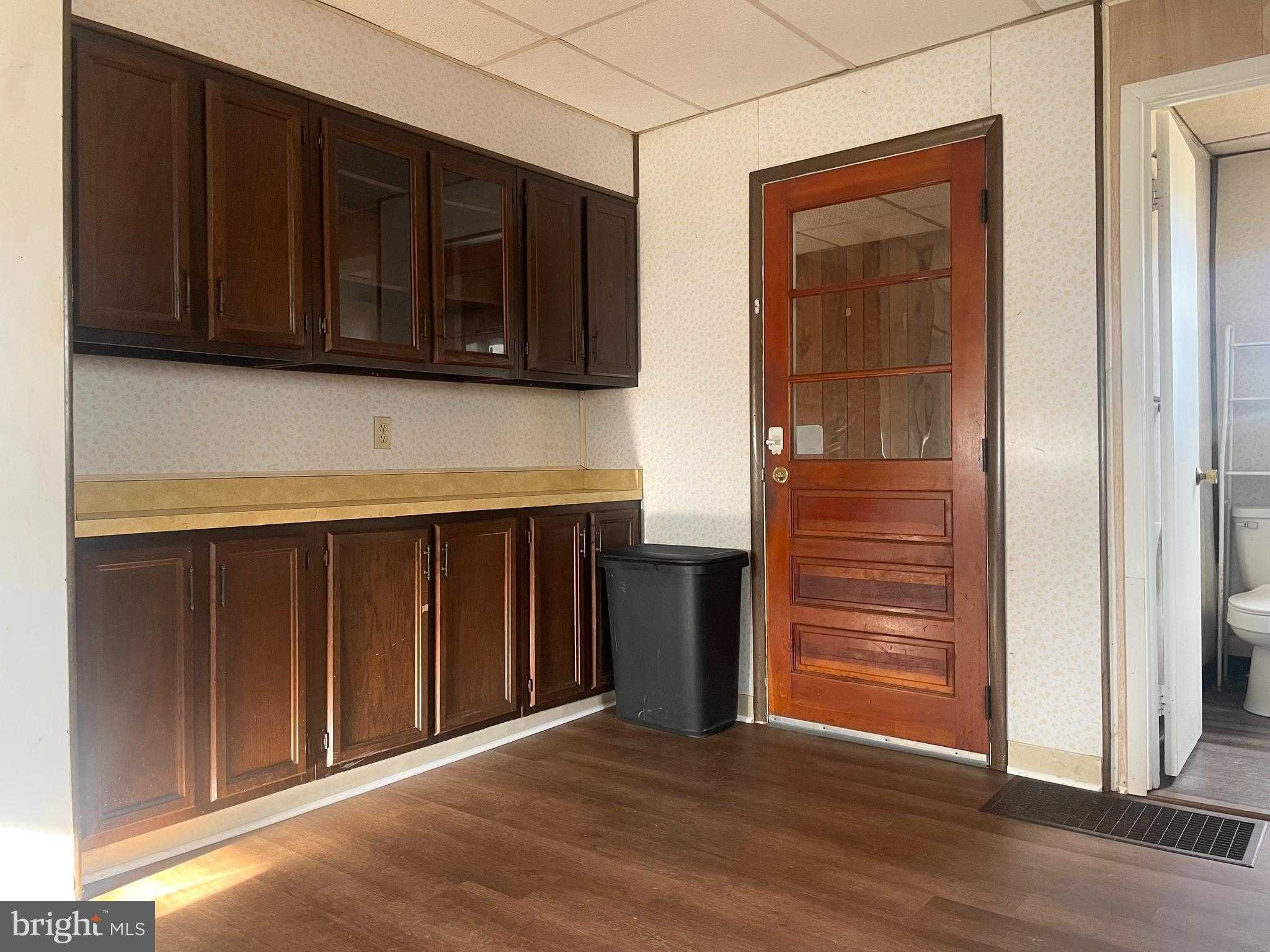 164 E College Ave photo 12