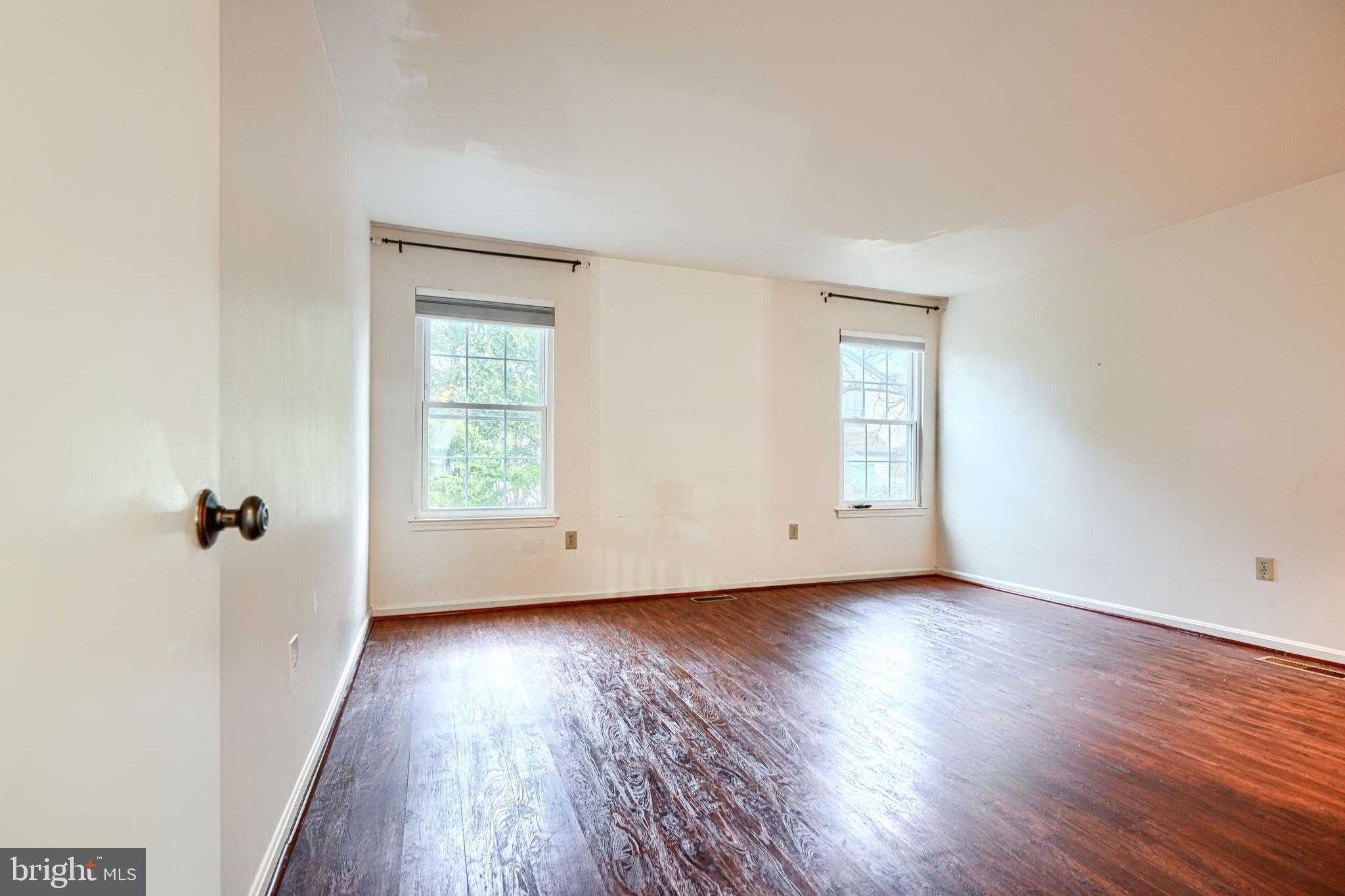 15210 Endicott Dr photo 25