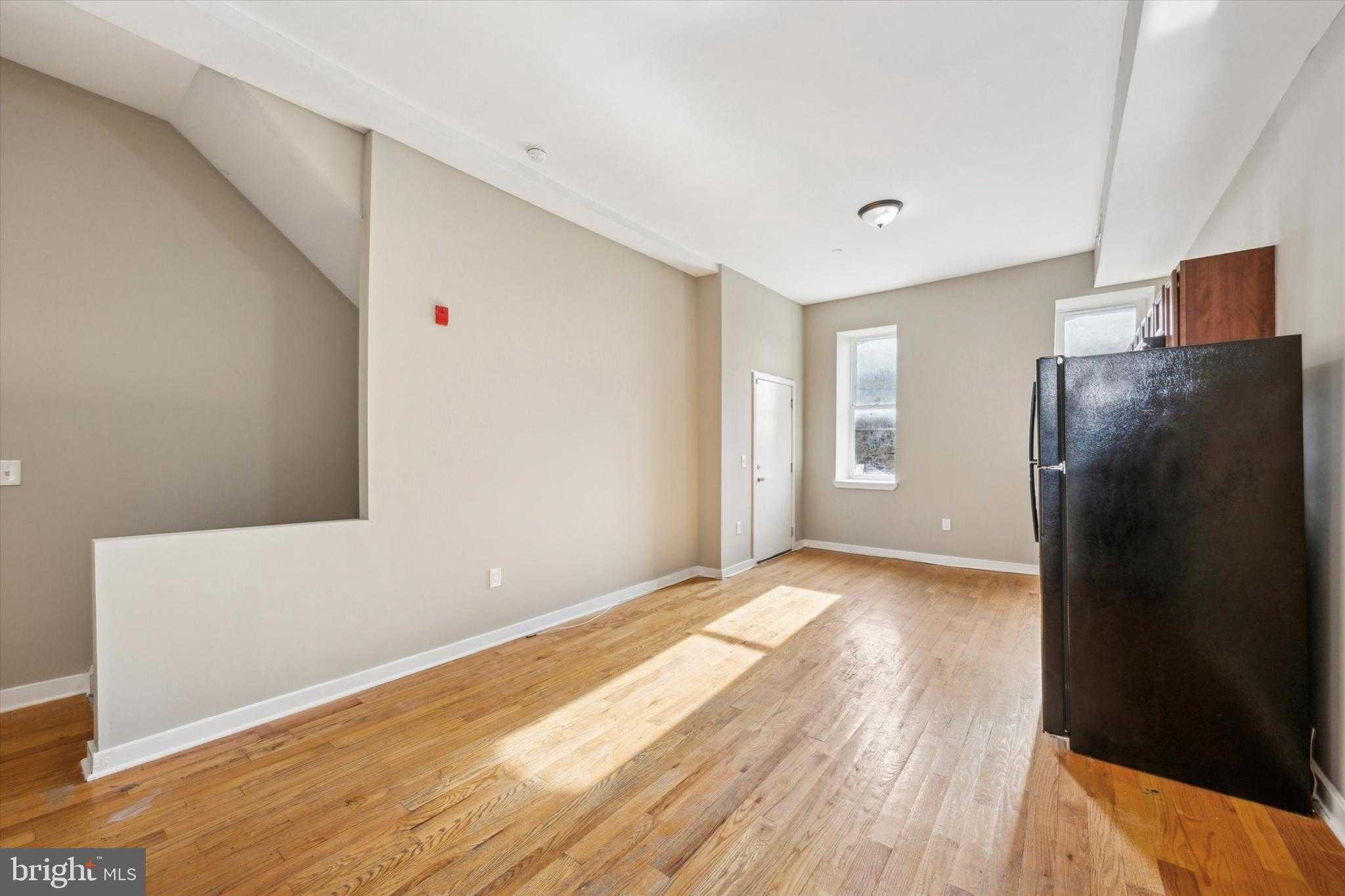 2439 N College Ave photo 10