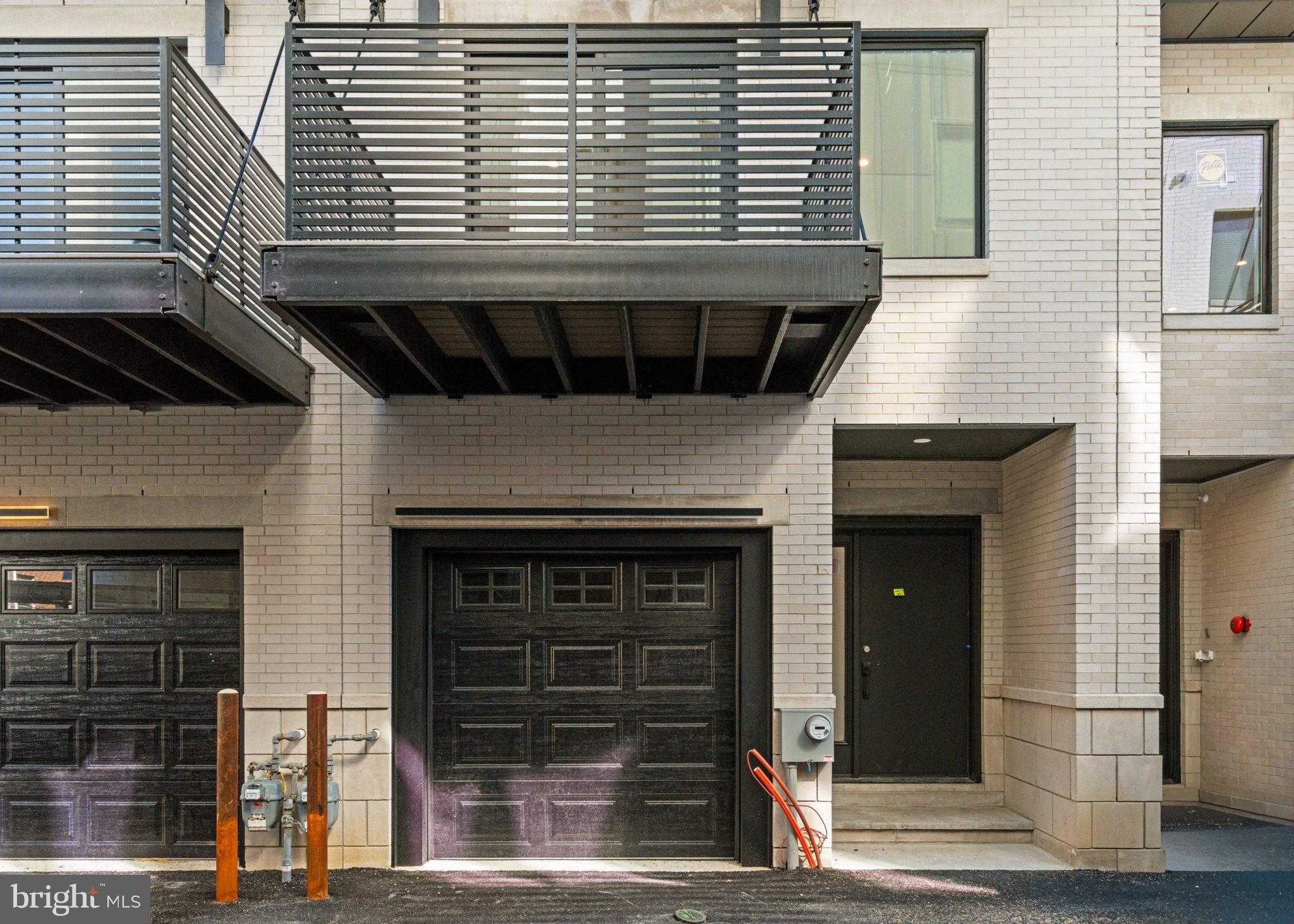 706 Latona St Unit I photo 2