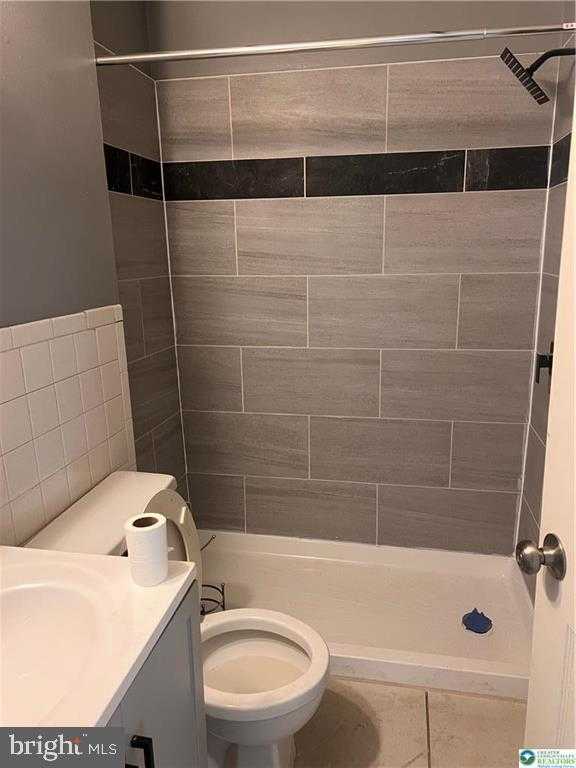 735 Laufer St photo 12