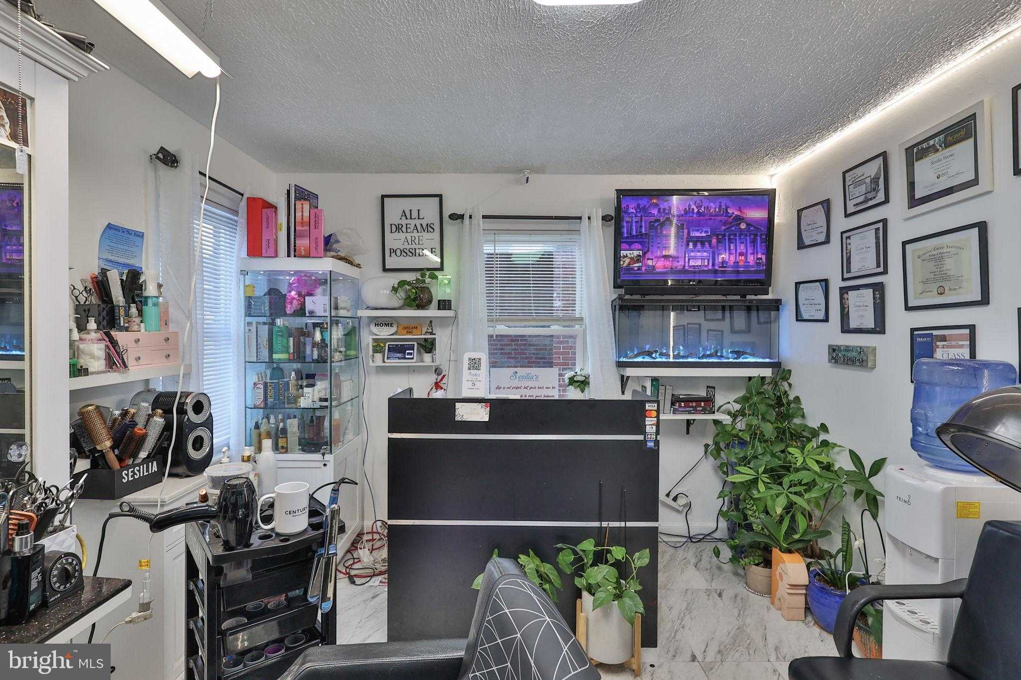 1147 Arcadia St photo 4