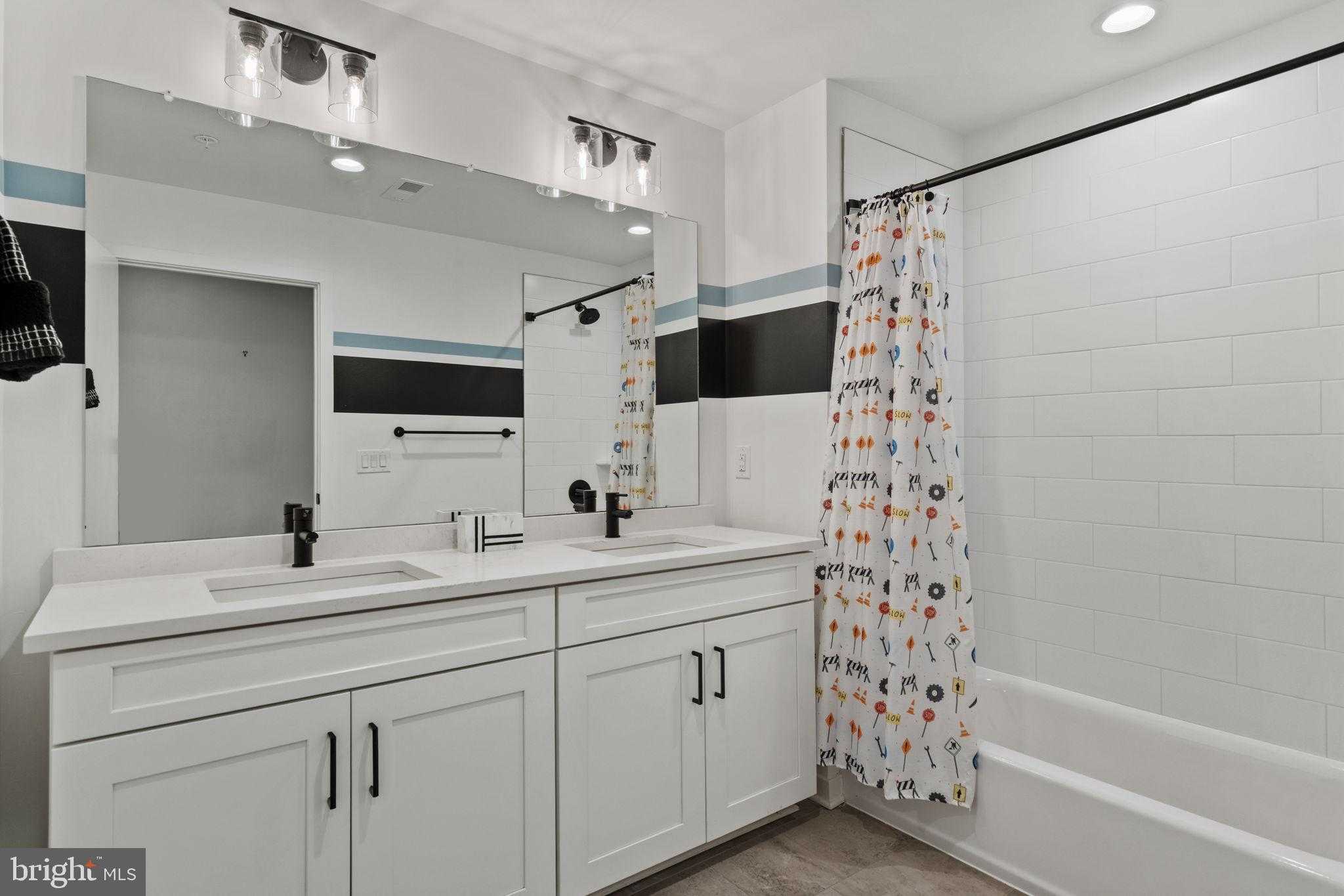 3200 Parkview Walk photo 21