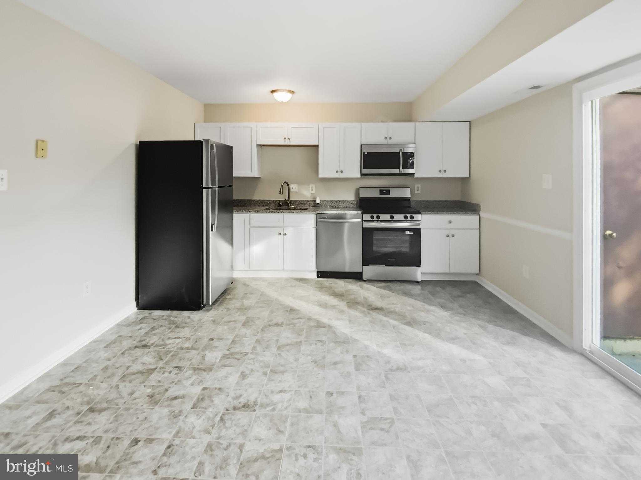 5132 Redbud Rd photo 2