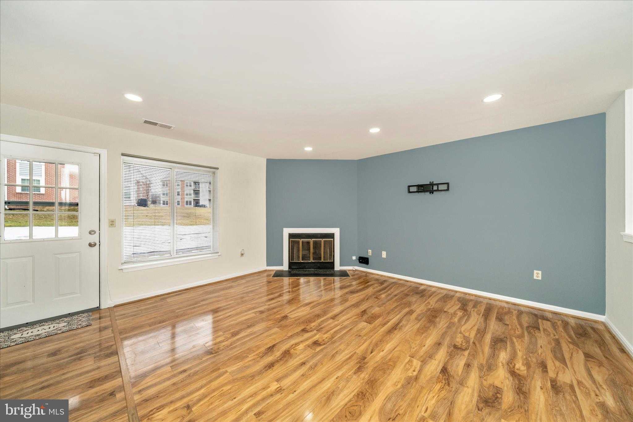 208 Water Fountain CT Unit 103 photo 4